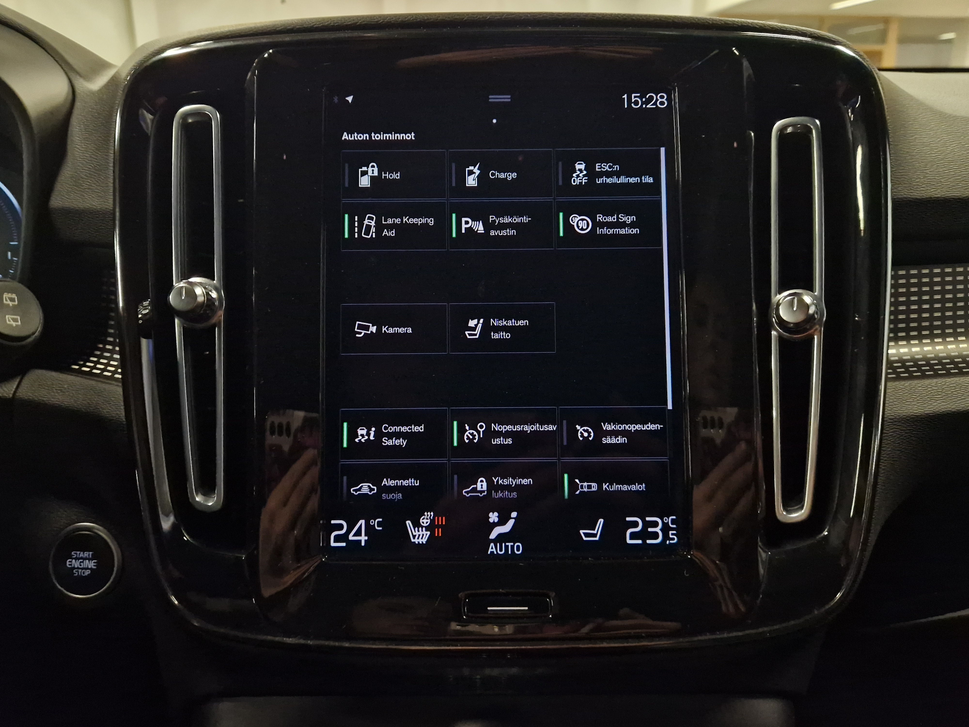 Volvo XC40 T4 TWE R-DESIGN TAKUU 24KK/40TKM.