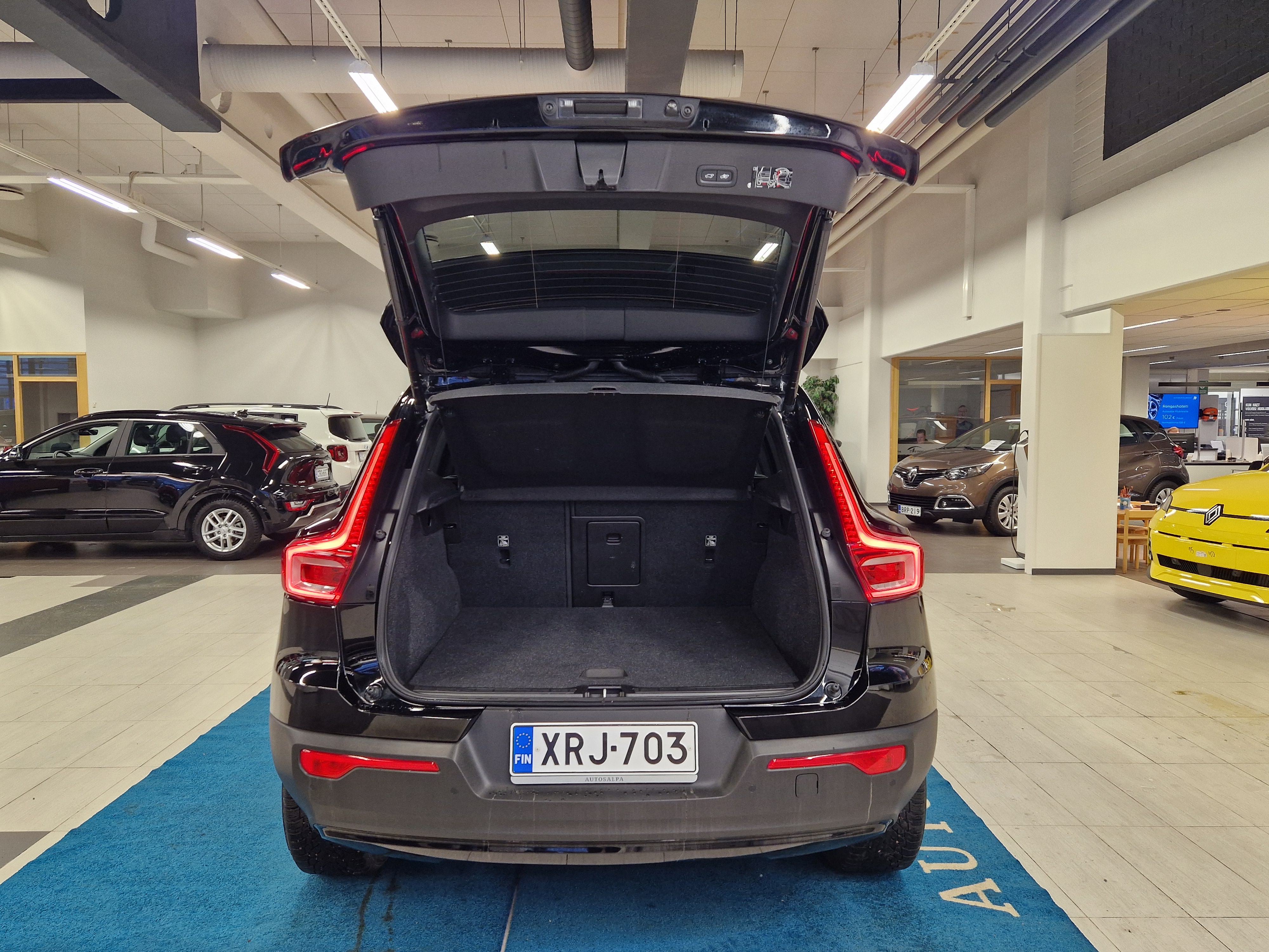 Volvo XC40 T4 TWE R-DESIGN TAKUU 24KK/40TKM