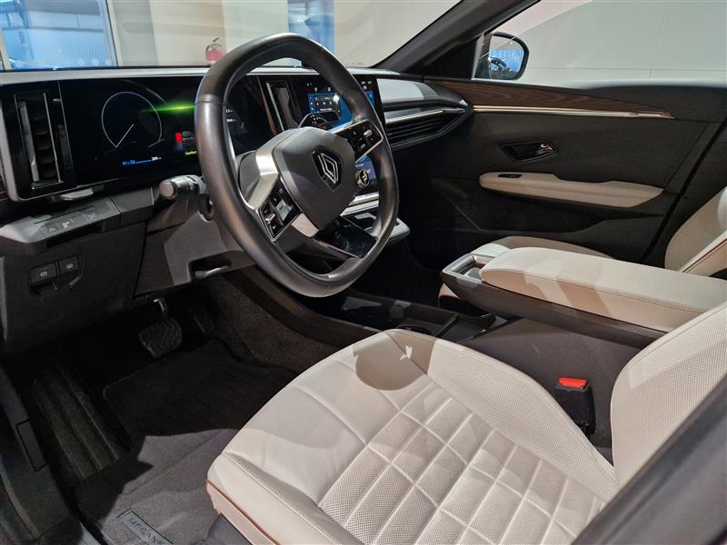 Renault MEGANE E-TECH 60KWH 220HV ICONIC.TAKUU 24KK/40TKM