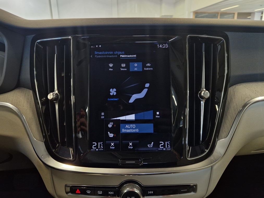 Volvo V60 T8 AWD LONG RANGE INSCRIPTION TAKUU 24KK/40TKM.