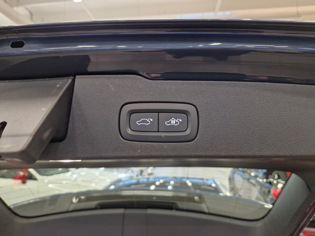Volvo V60 T8 AWD LONG RANGE INSCRIPTION TAKUU 24KK/40TKM.