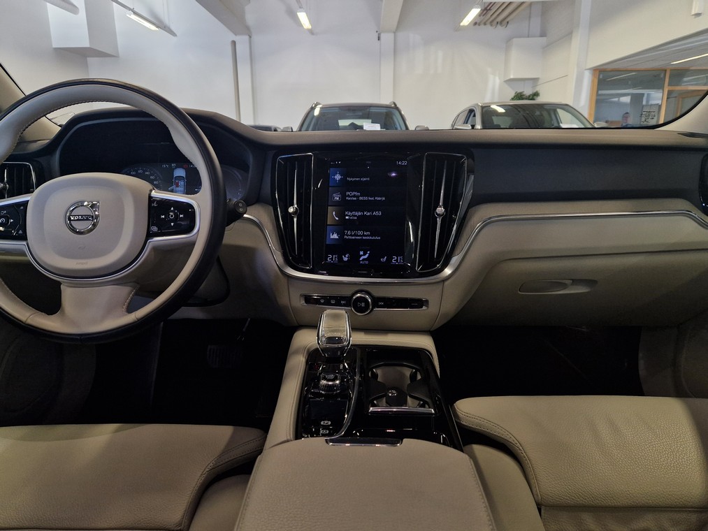 Volvo V60 T8 AWD LONG RANGE INSCRIPTION TAKUU 24KK/40TKM.