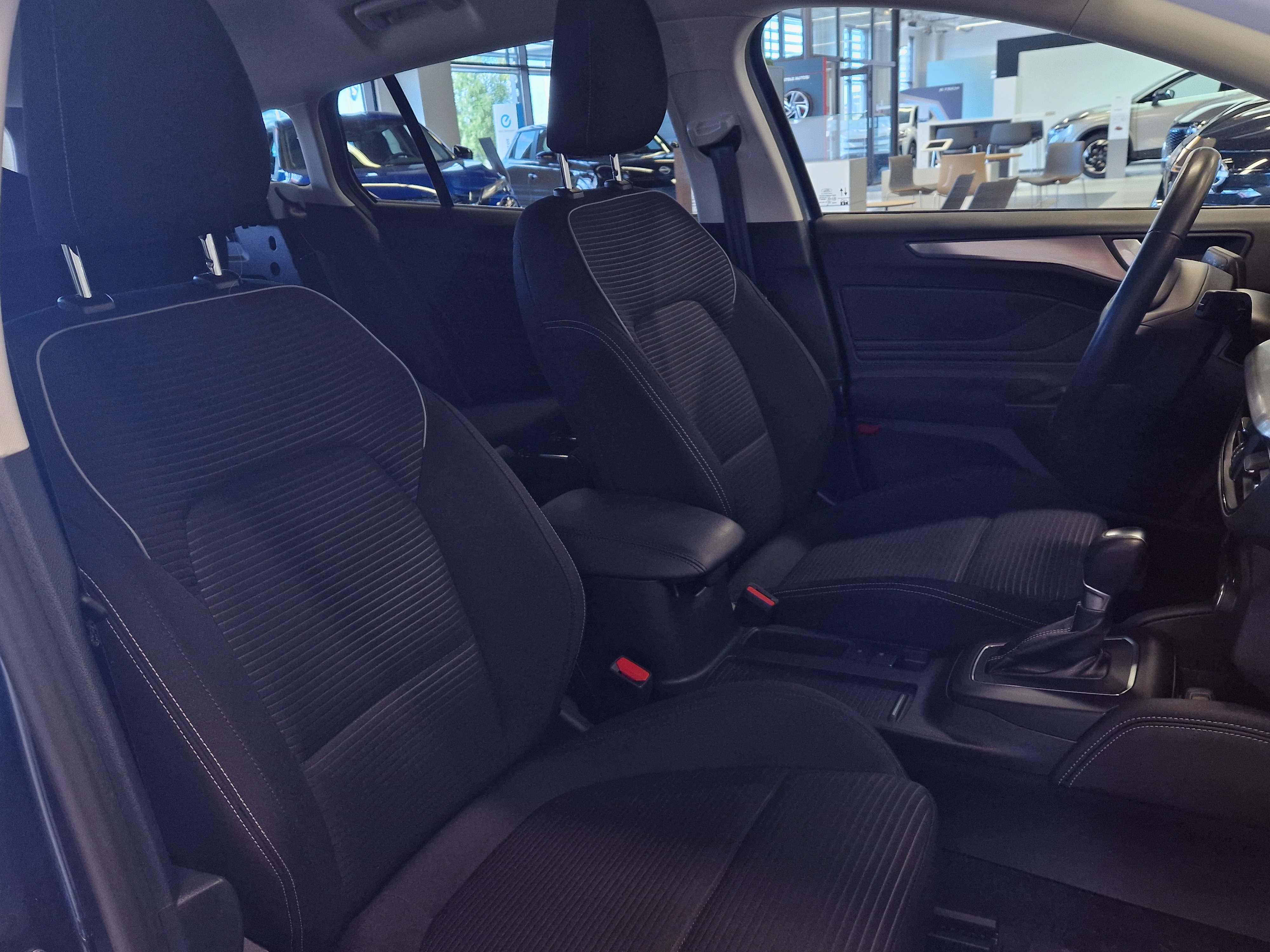 Ford FOCUS 1.0 ECOBOOST HYBRID POWERSHIFT 125HV (KEVYTHYBRIDI