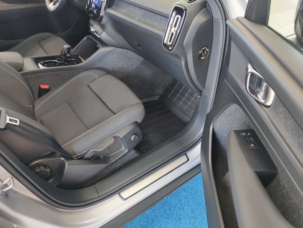 Volvo XC40 RECHARGE TWIN PLUS SELEKT TAKUU 24KK