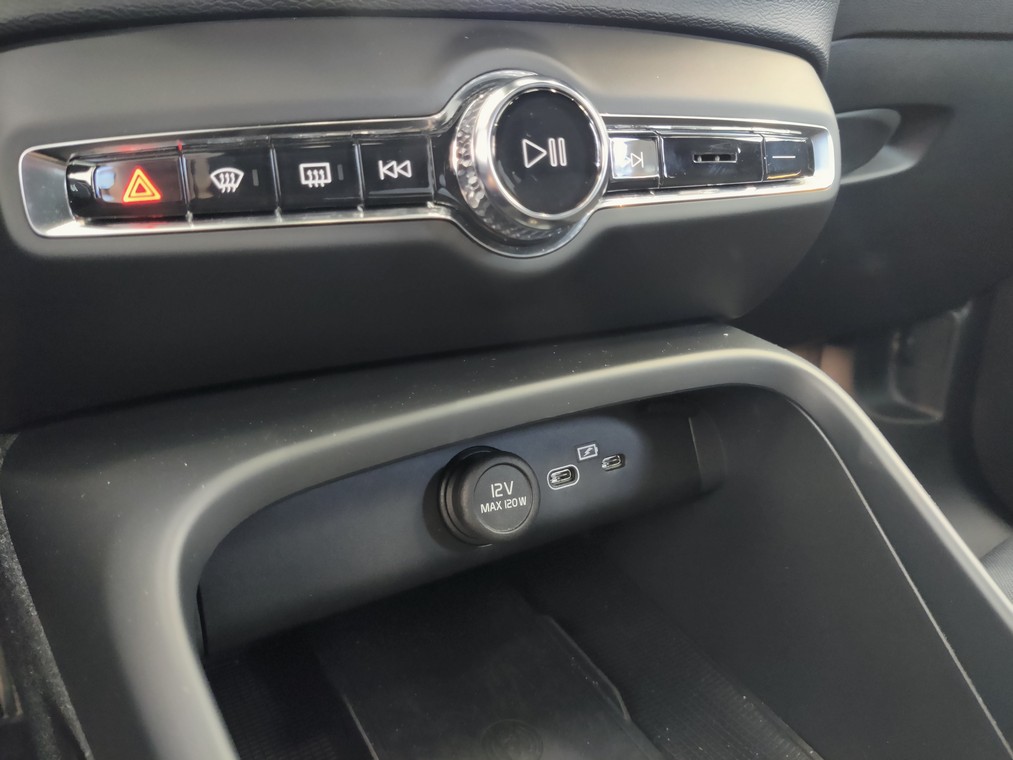 Volvo XC40 RECHARGE TWIN PLUS SELEKT TAKUU 24KK
