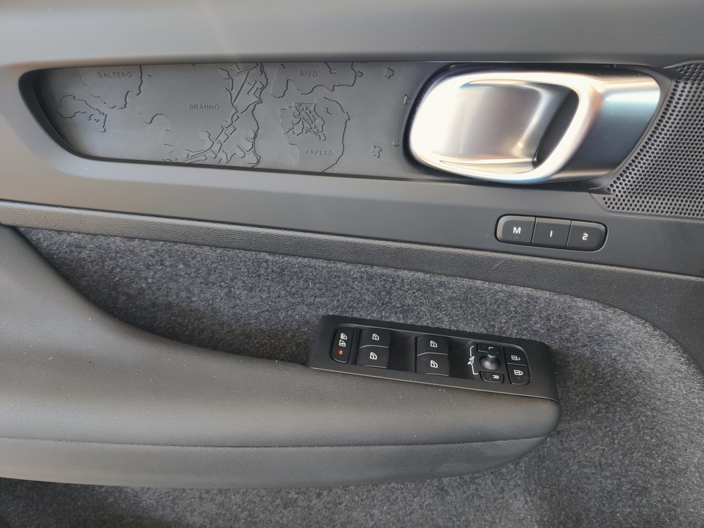 Volvo XC40 RECHARGE TWIN PLUS SELEKT TAKUU 24KK