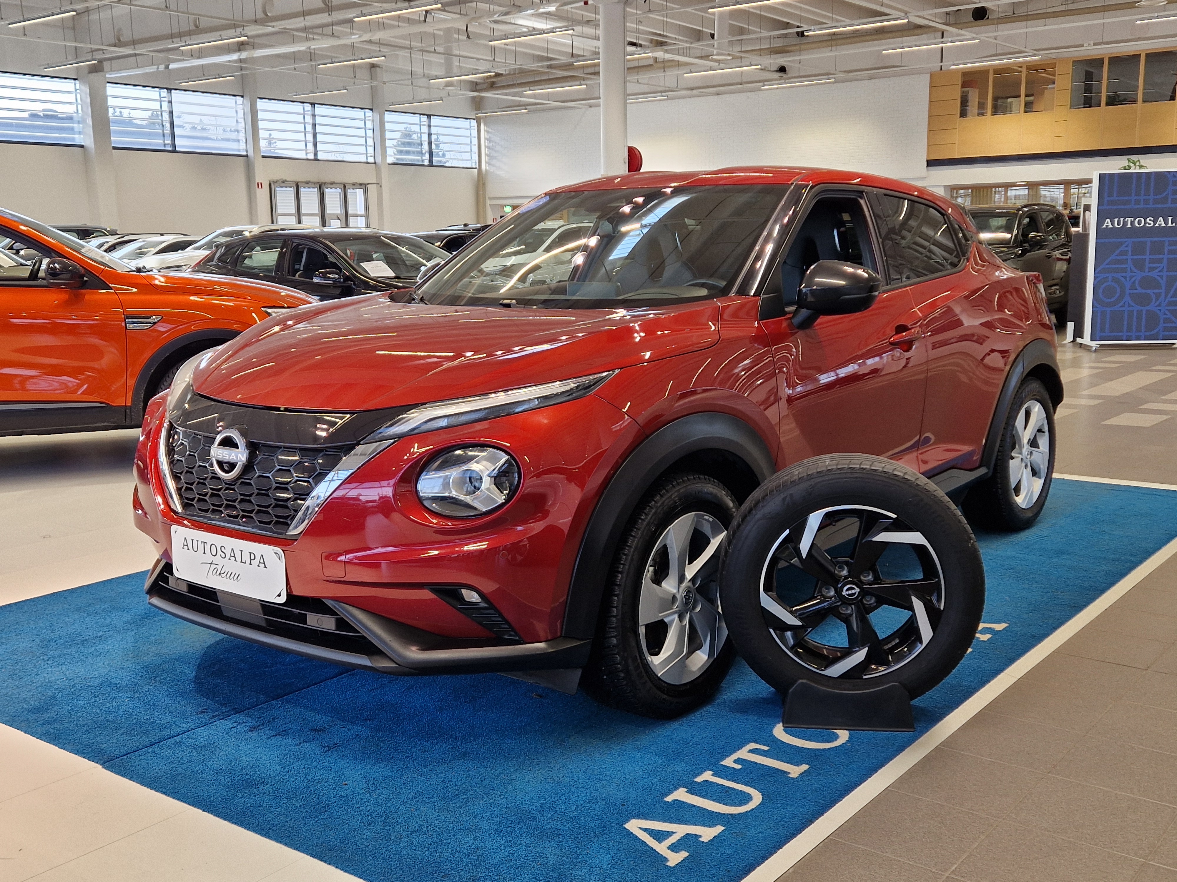 Nissan JUKE DIG-T 143HP 4AMT TEKNA + NAVI HEV HSW