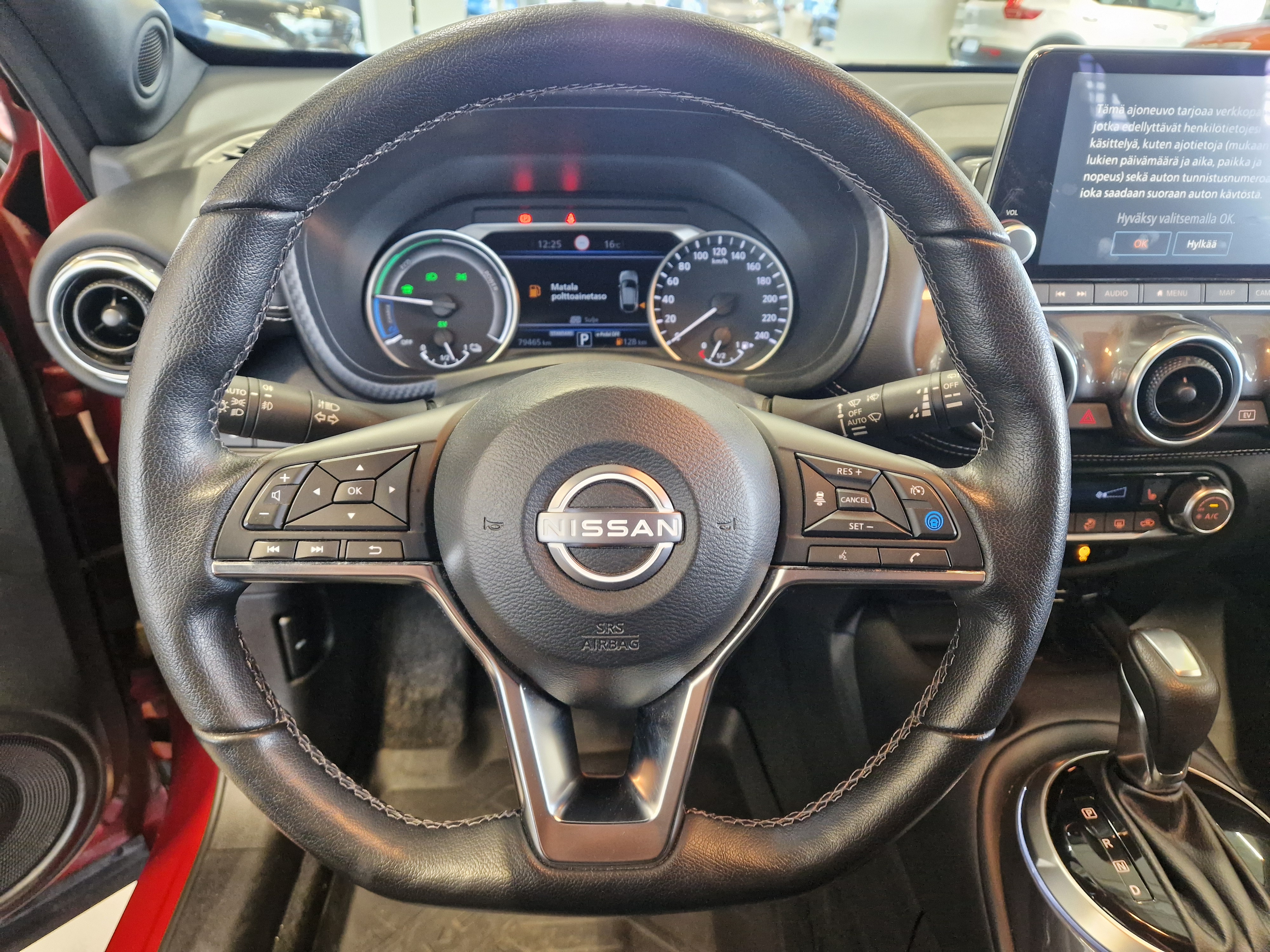 Nissan JUKE DIG-T 143HP 4AMT TEKNA + NAVI HEV HSW