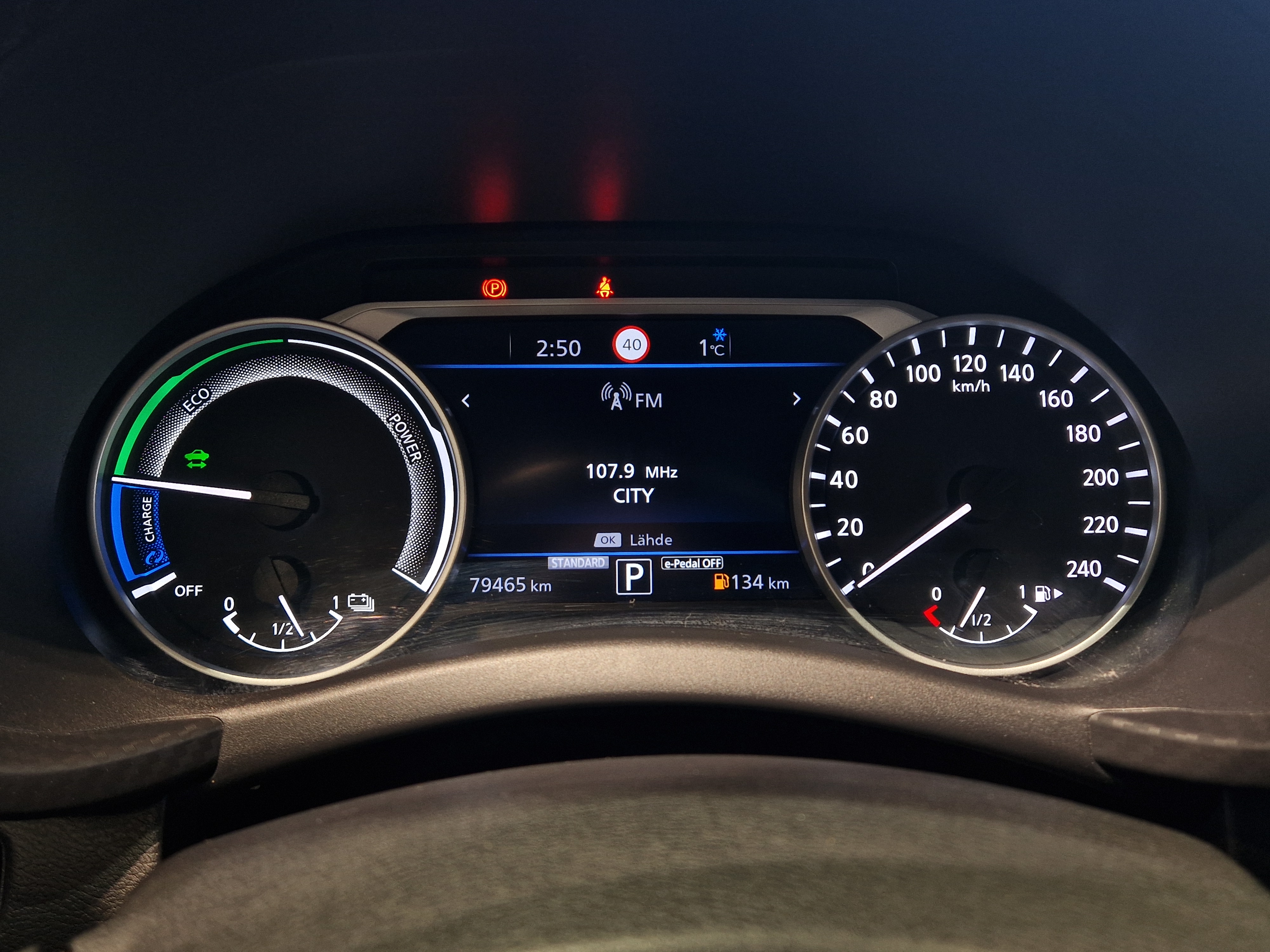 Nissan JUKE DIG-T 143HP 4AMT TEKNA + NAVI HEV HSW