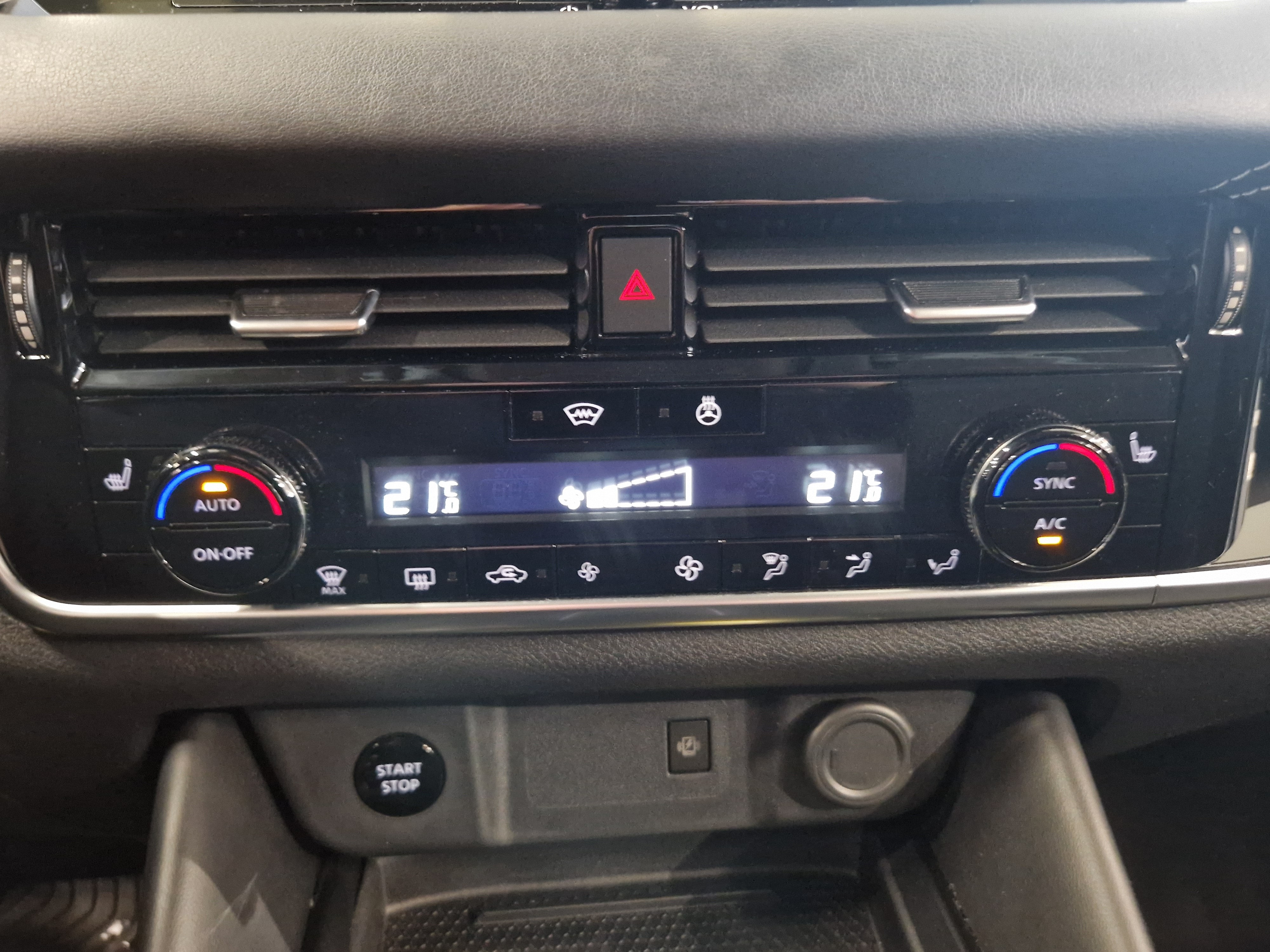 Nissan QASHQAI E-POWER 2WD N-CONNECTA TAKUU 24KK/40TKM