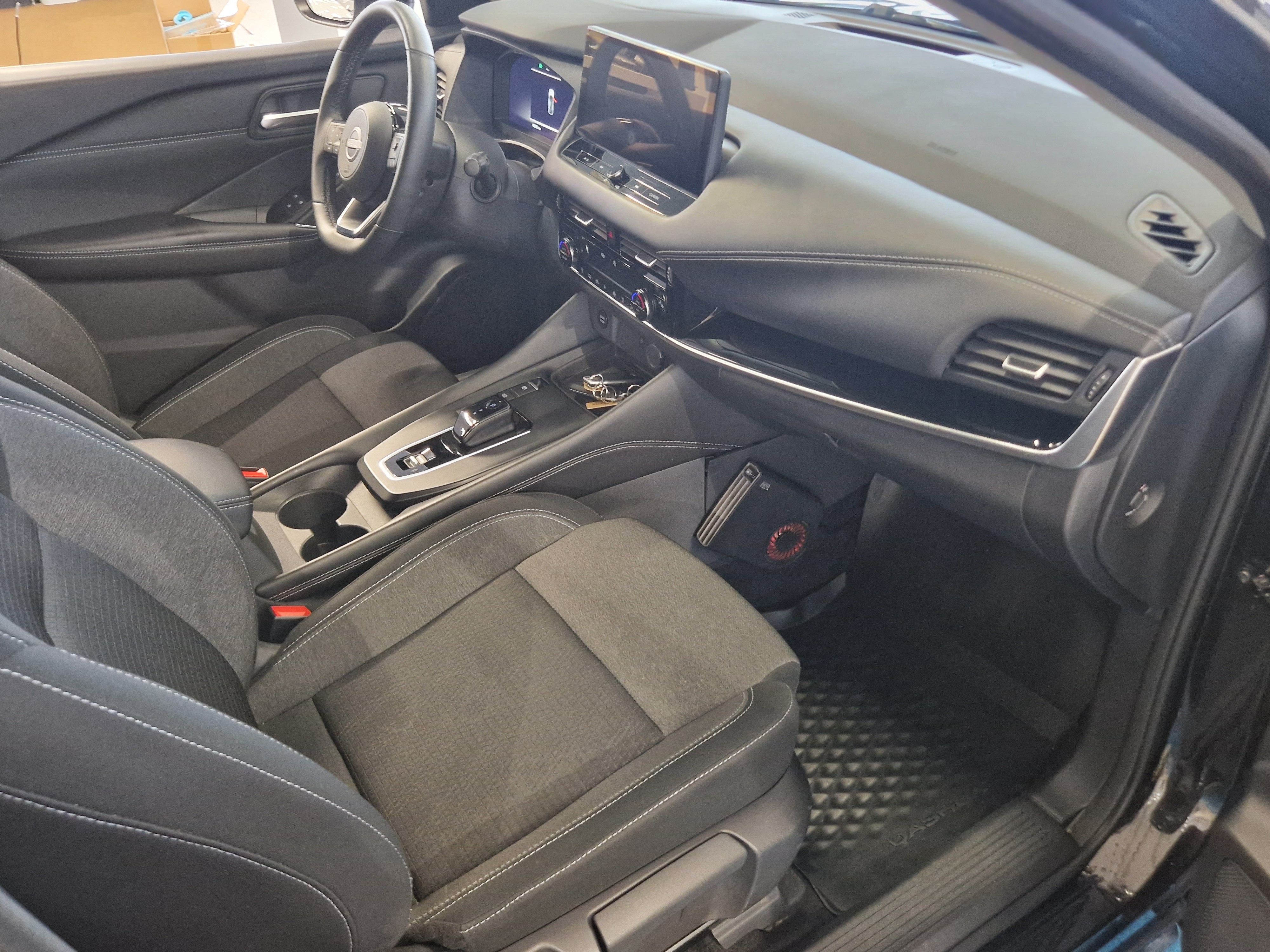 Nissan QASHQAI E-POWER 2WD N-CONNECTA TAKUU 24KK/40TKM