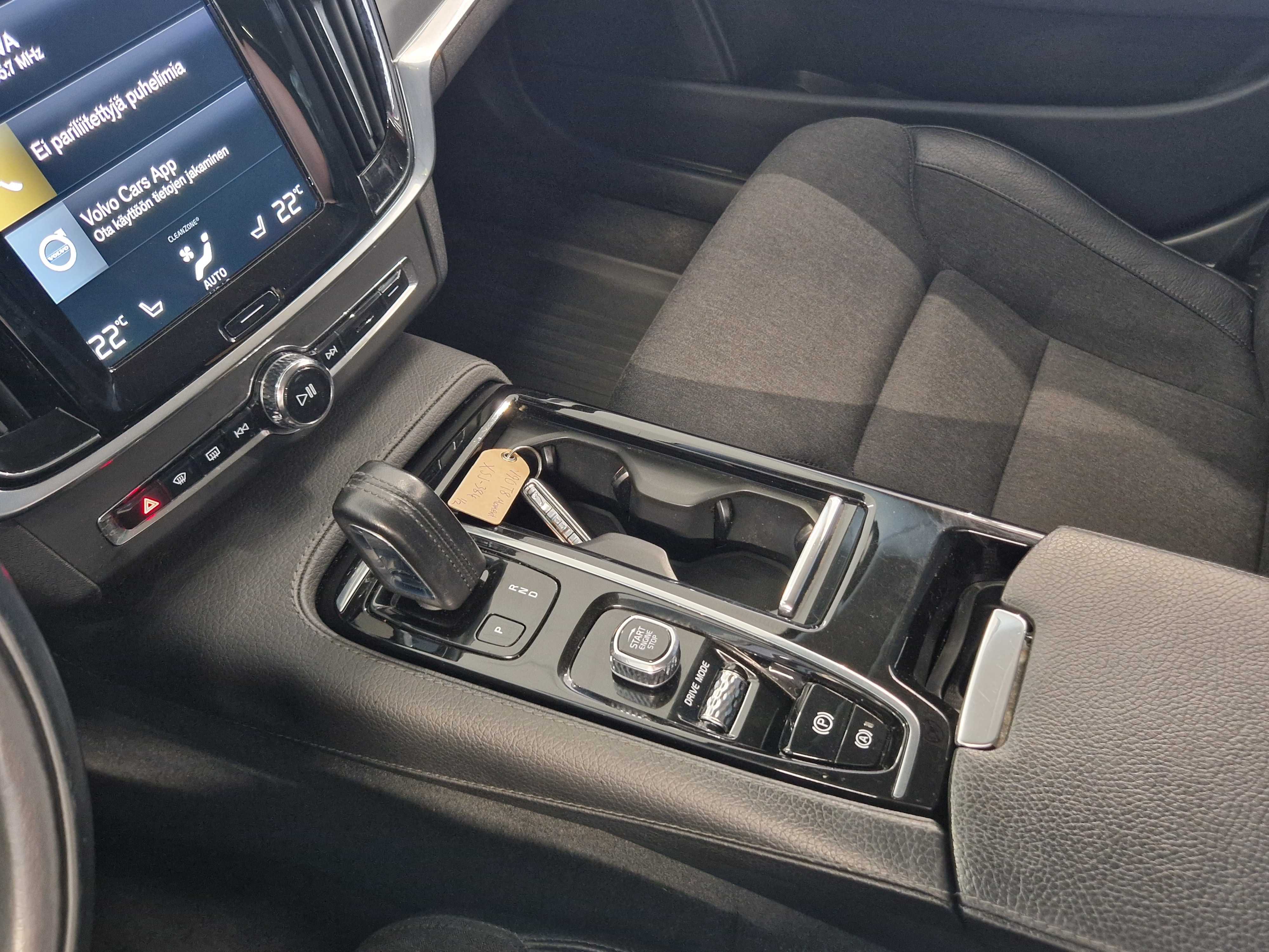 Volvo V90 T8 TWE AWD MOMENTUM AUT