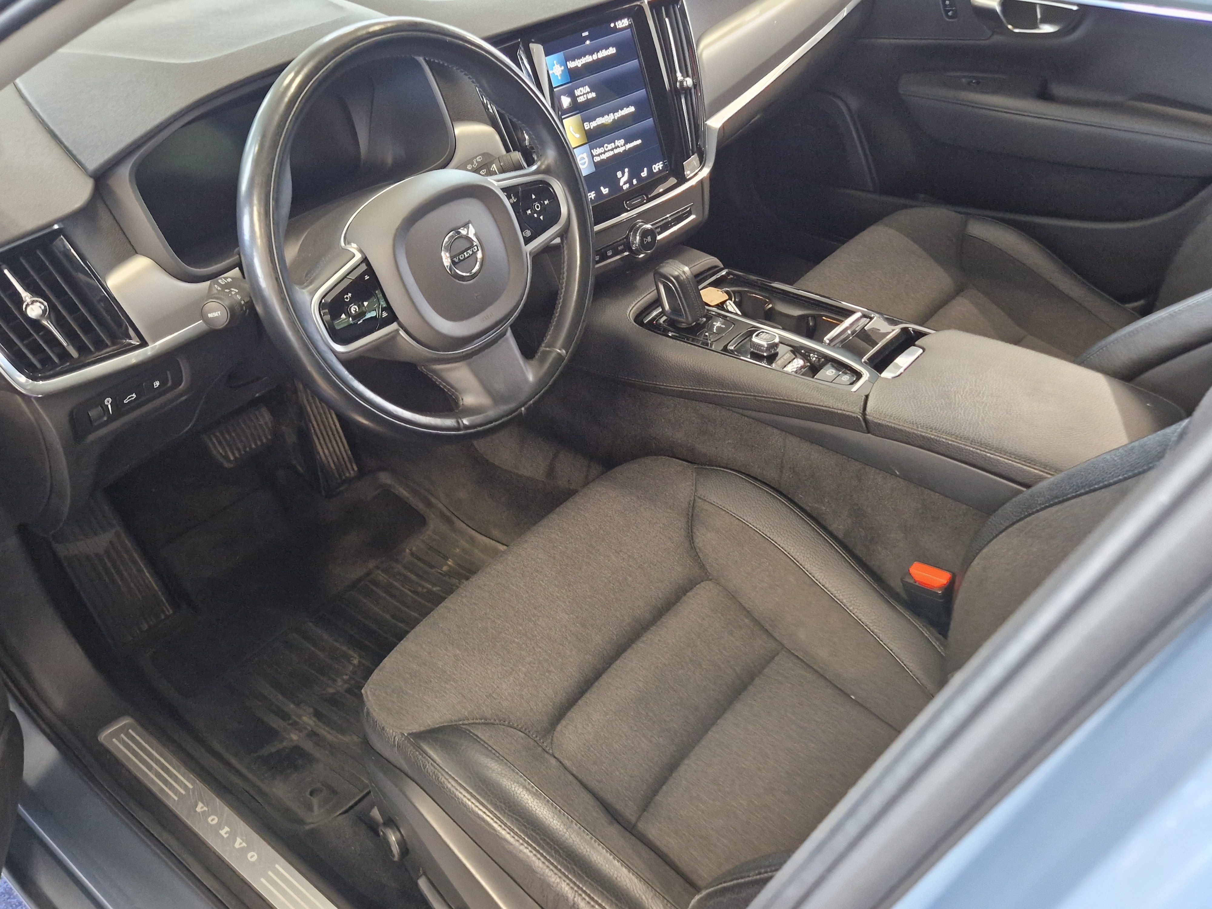 Volvo V90 T8 TWE AWD MOMENTUM AUT