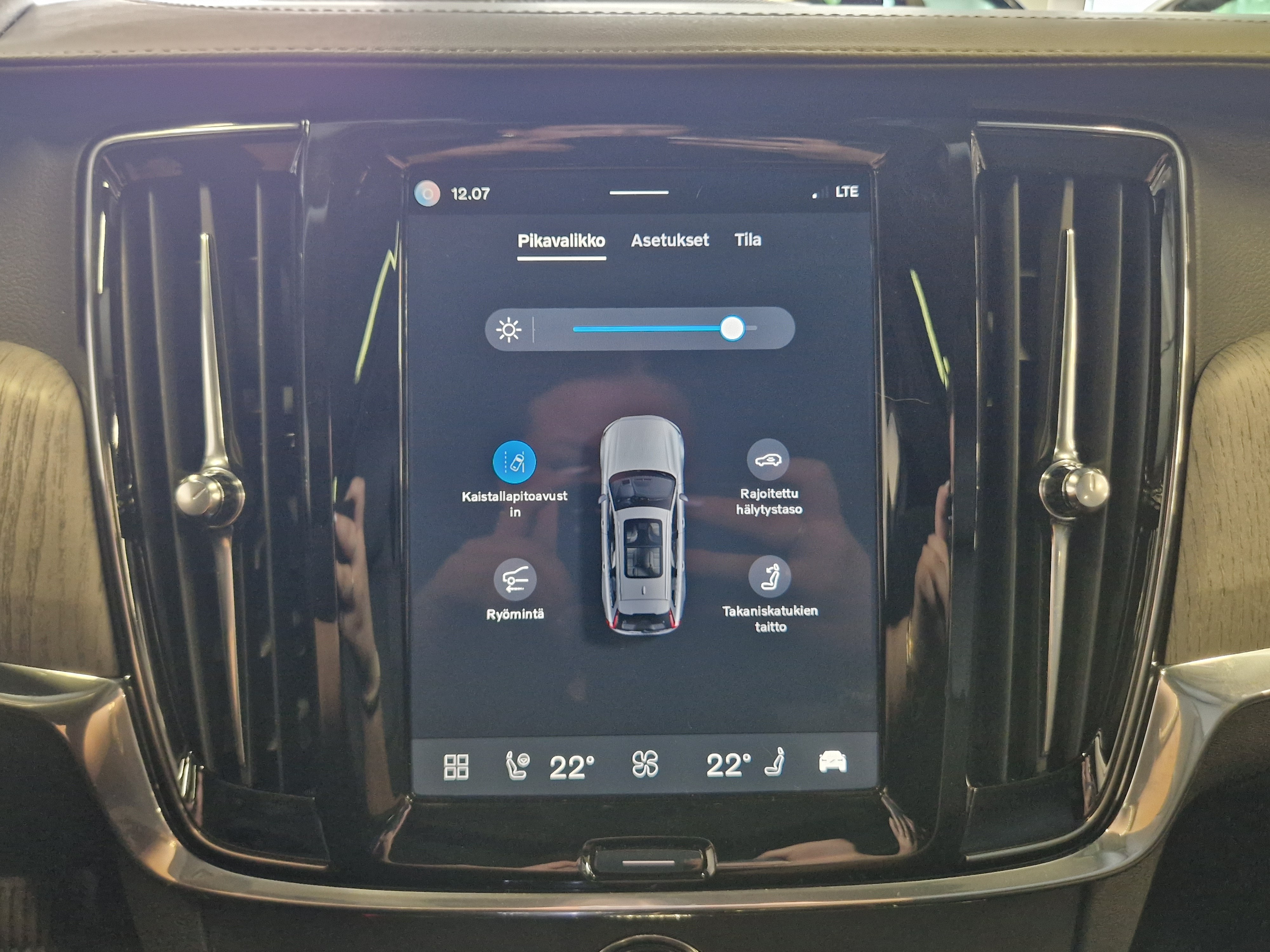Volvo V90 T8 AWD LONG RANGE ULTIMATE BRIGHT TAKUU 24KK/40TKM
