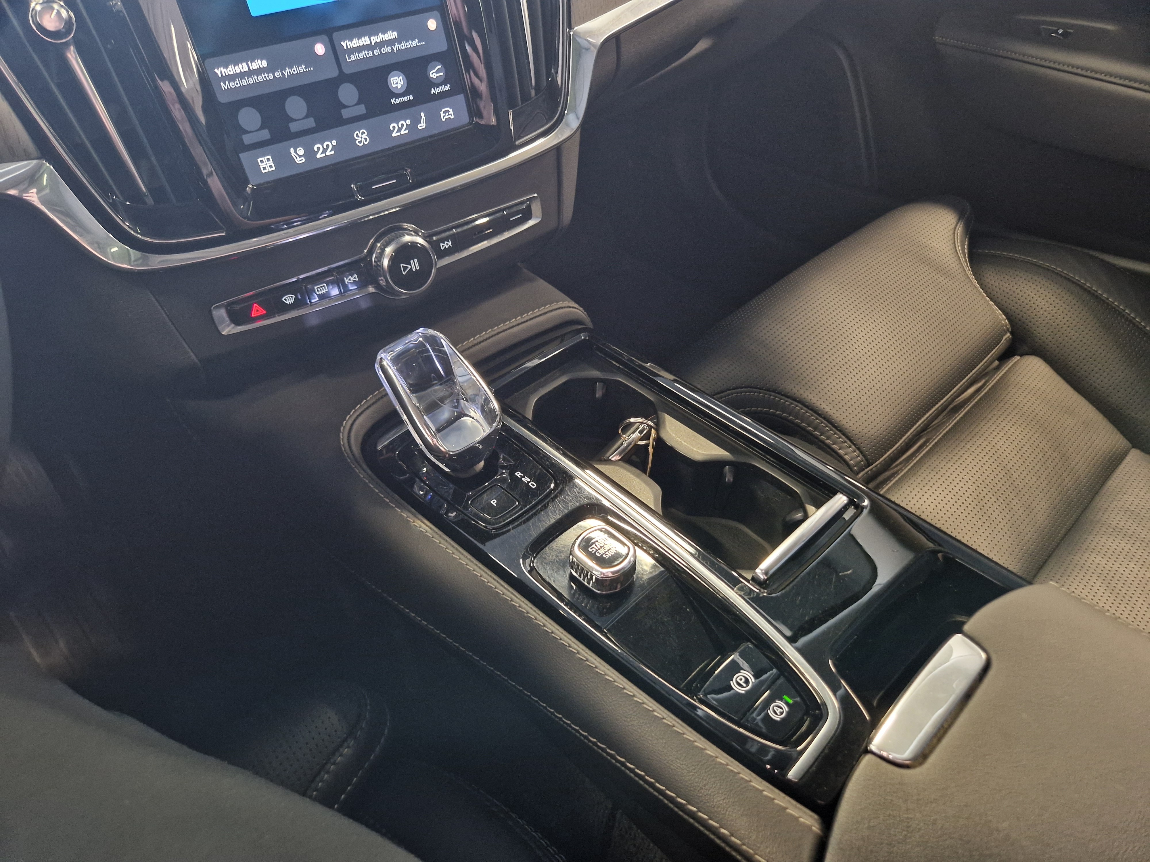 Volvo V90 T8 AWD LONG RANGE ULTIMATE BRIGHT TAKUU 24KK/40TKM