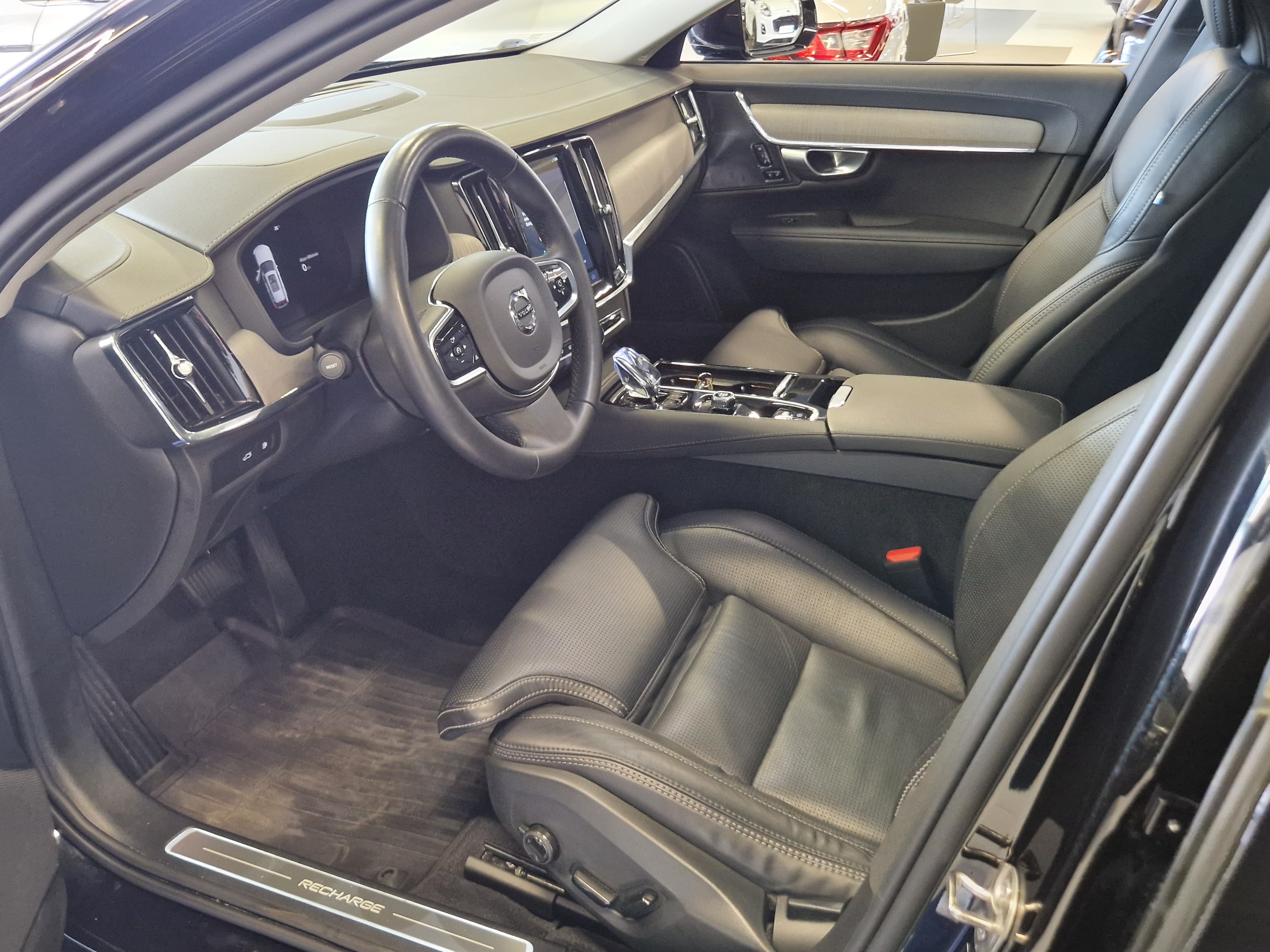 Volvo V90 T8 AWD LONG RANGE ULTIMATE BRIGHT TAKUU 24KK/40TKM