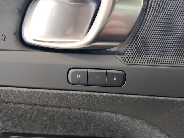 Volvo C40 RECHARGE SINGLE PLUS EXTENDED RANGE.