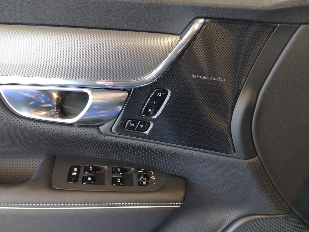 Volvo V90 T6 AWD LONG RANGE PLUS DARK SELEKT TAKUU 24KK