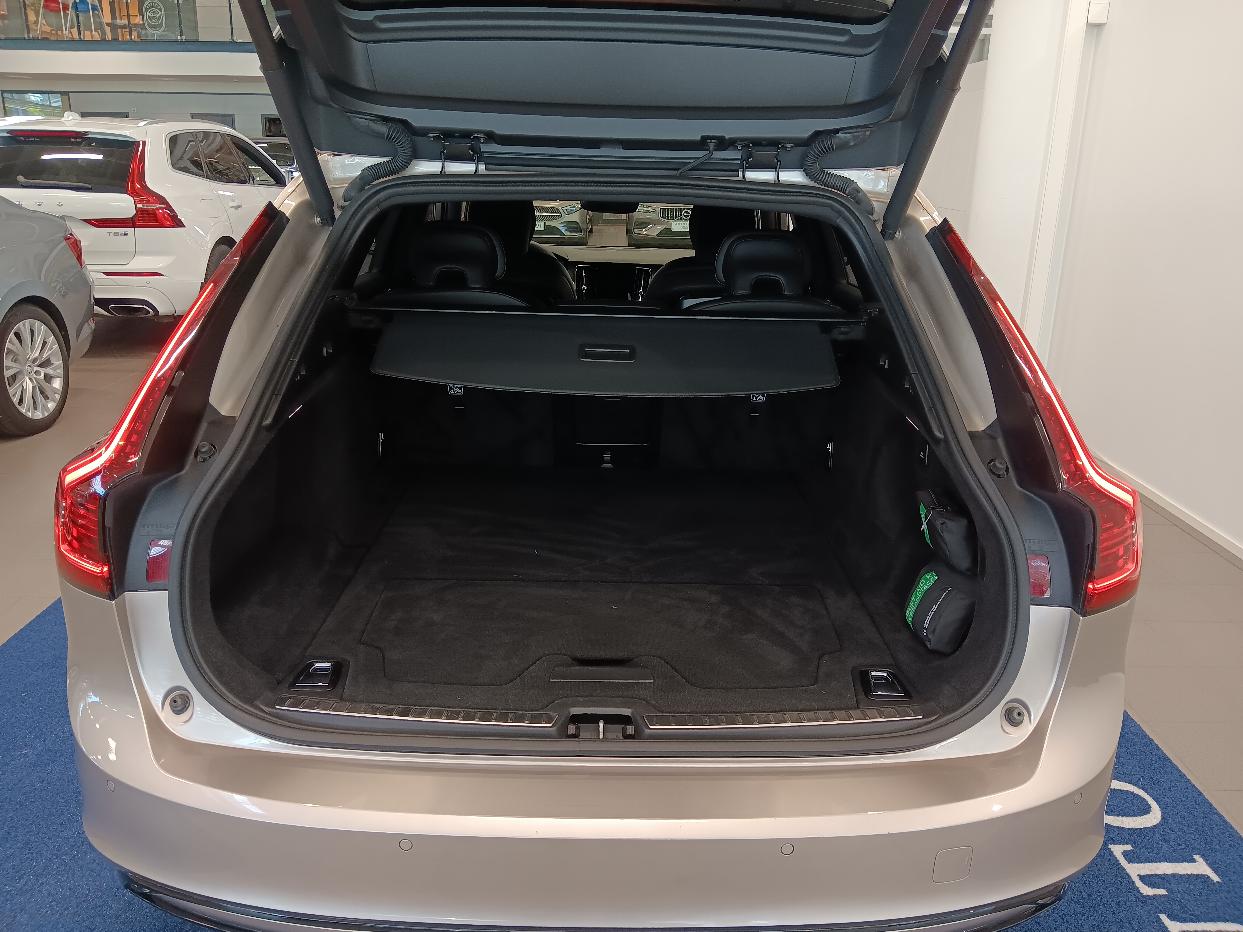 Volvo V90 T6 AWD LONG RANGE PLUS DARK SELEKT TAKUU 24KK