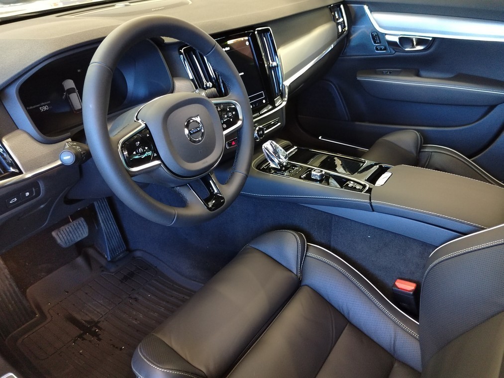 Volvo V90 T6 AWD LONG RANGE PLUS DARK SELEKT TAKUU 24KK