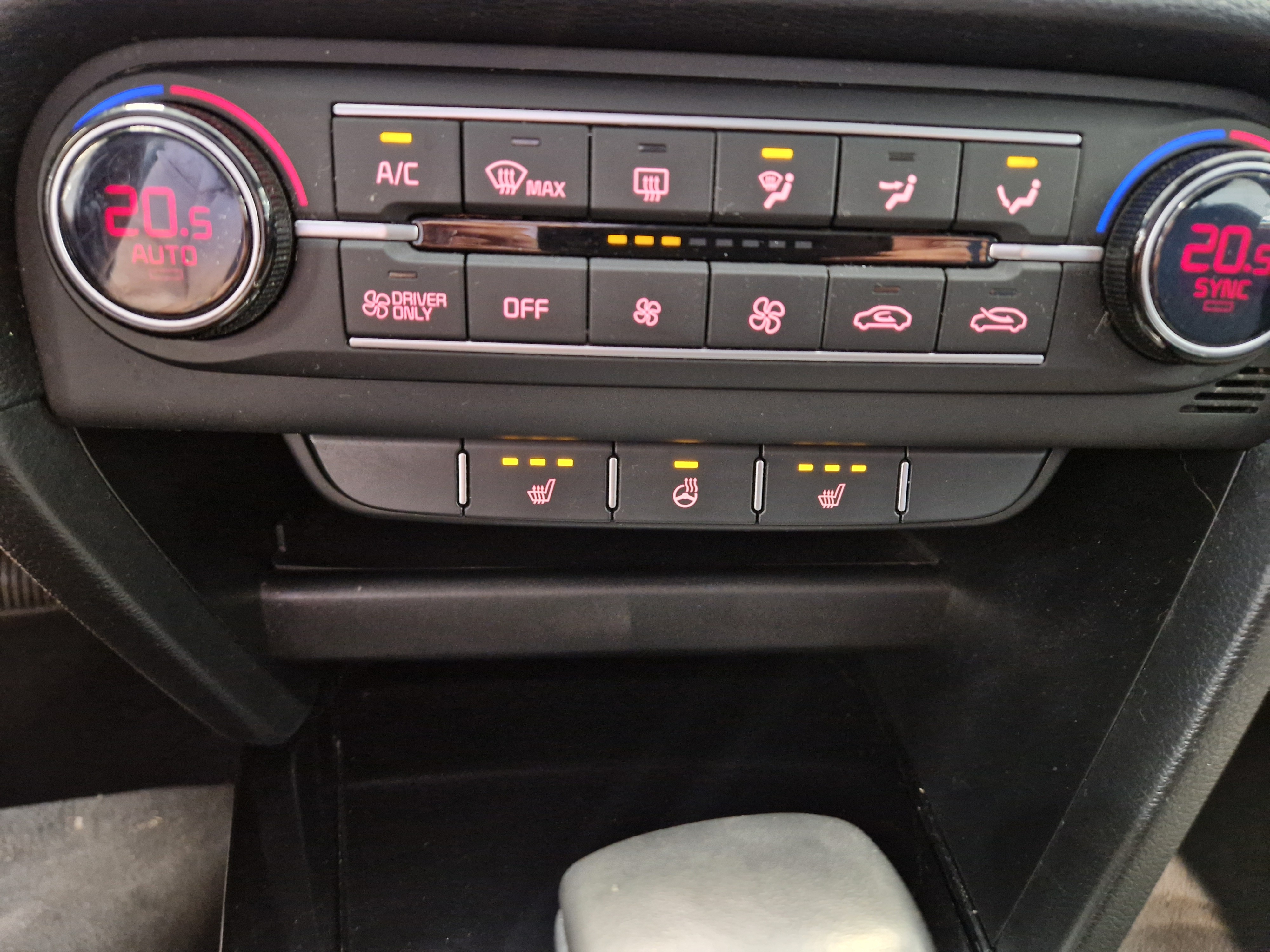 Kia CEED 1,6 GDI PLUG-IN HYBRID EX SW DCT