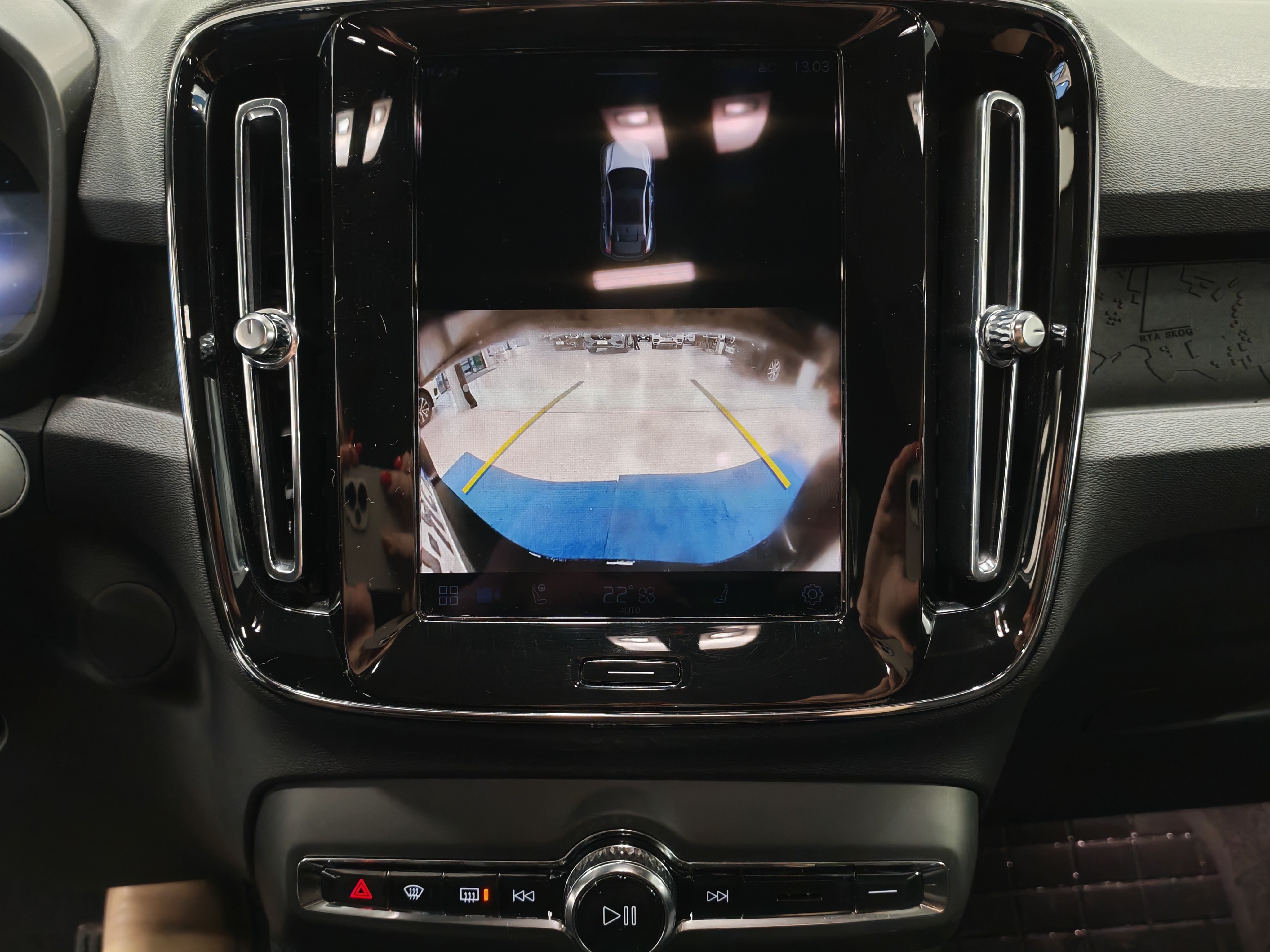 Volvo C40 RECHARGE SINGLE PLUS.