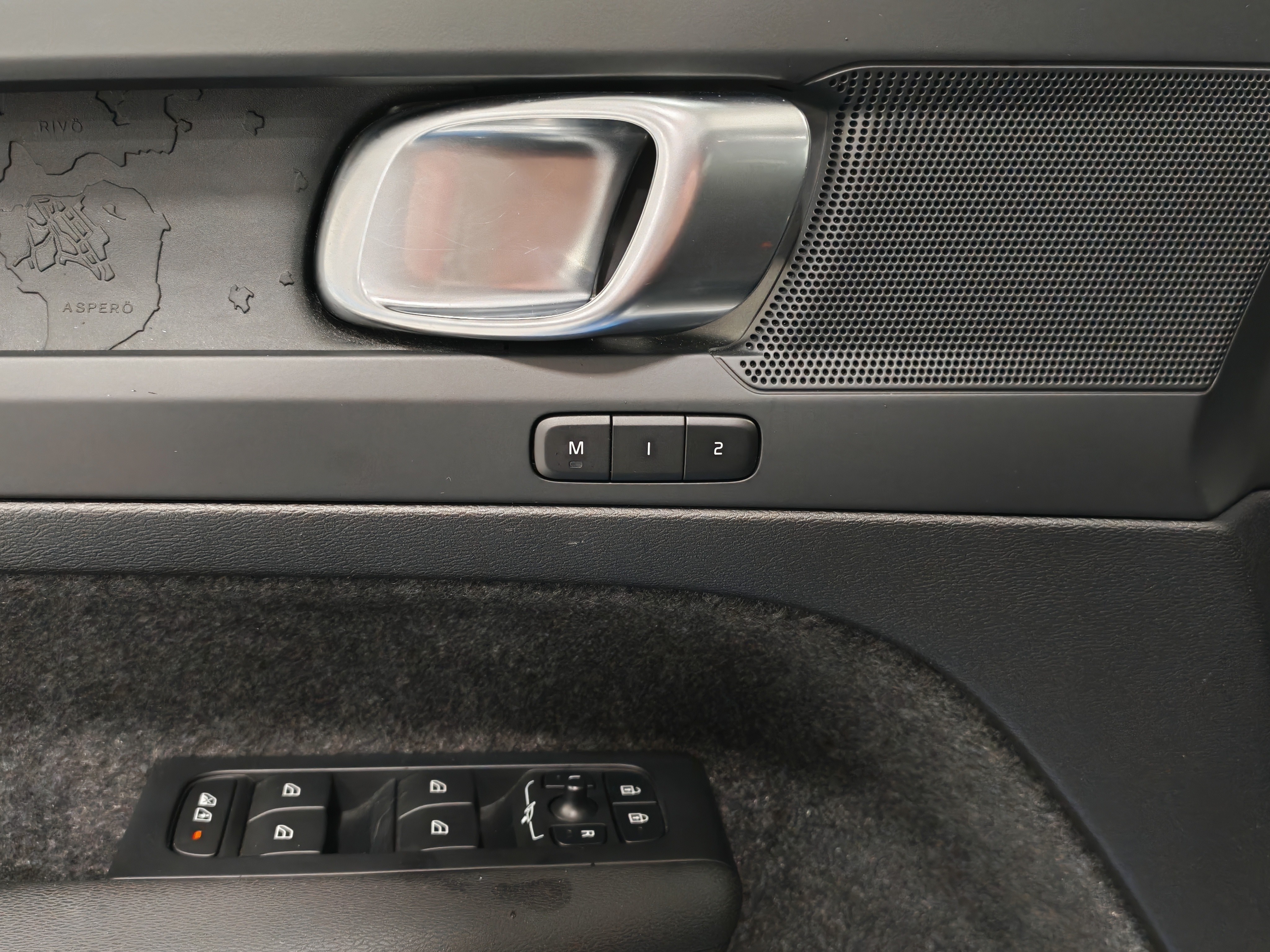 Volvo C40 RECHARGE SINGLE PLUS.