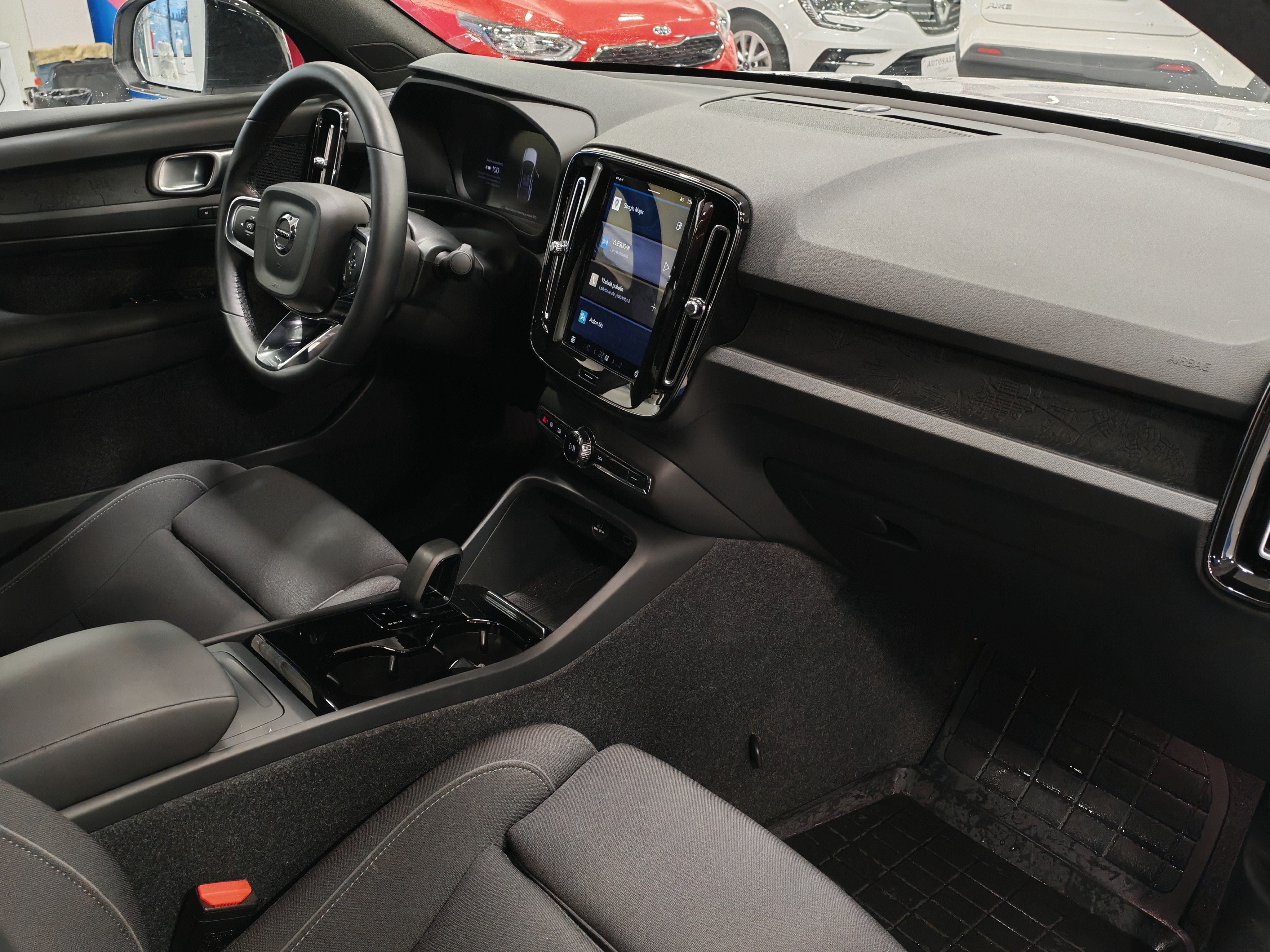 Volvo C40 RECHARGE SINGLE PLUS.