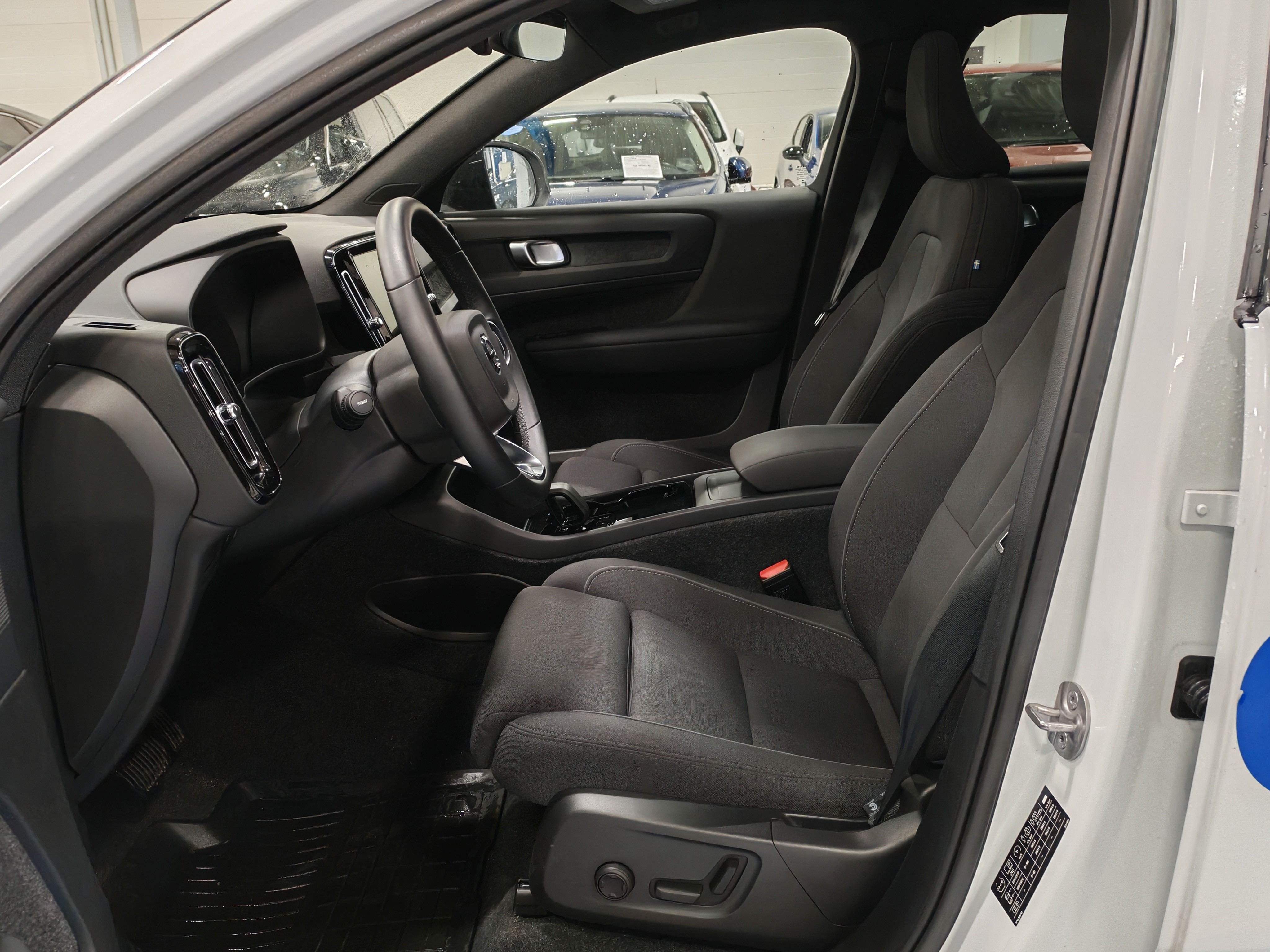 Volvo C40 RECHARGE SINGLE PLUS.