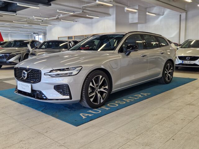 volvo V60 T8 AWD LONG RANGE PLUS DARK TAKUU 24KK/40TKM