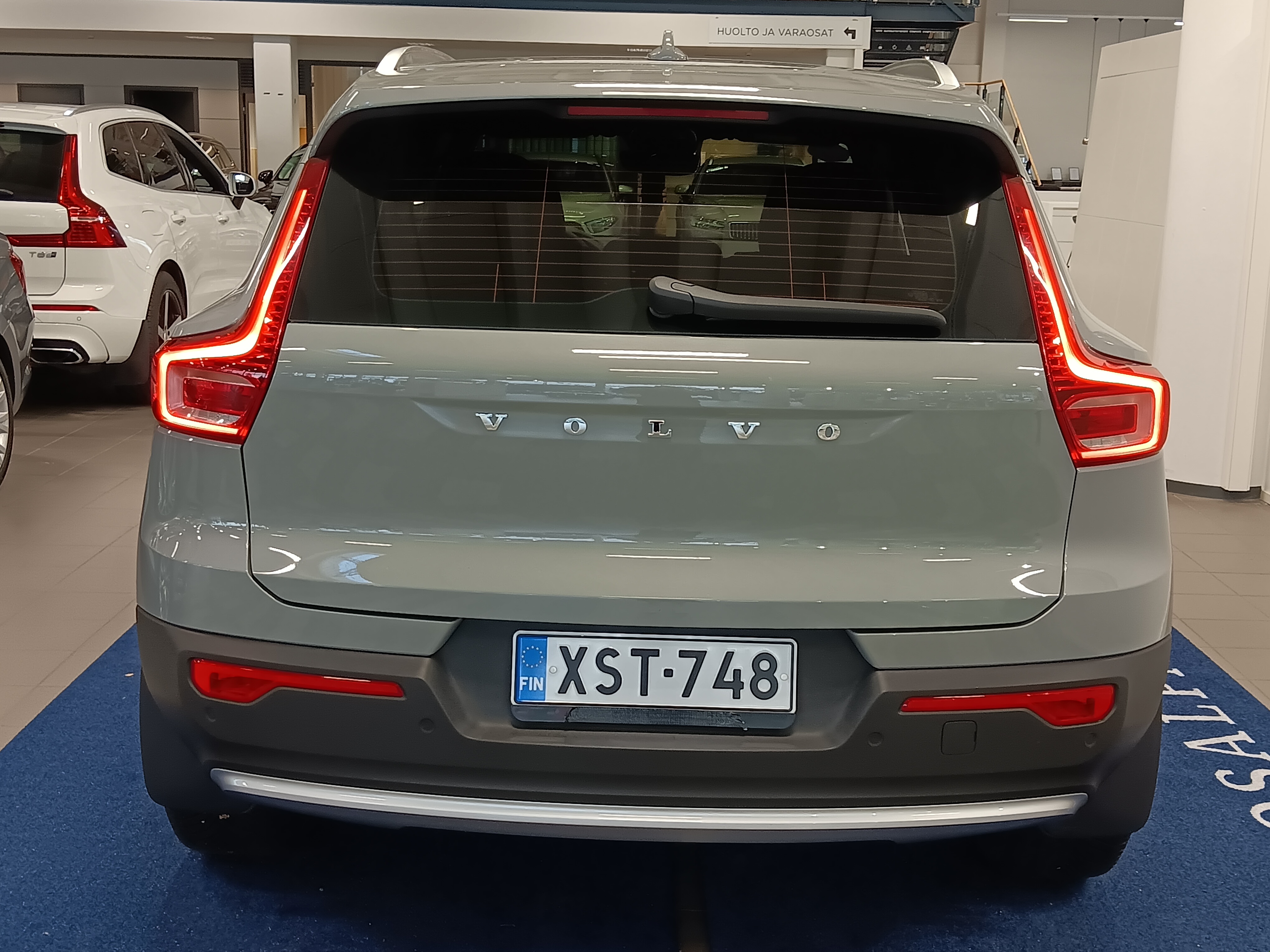Volvo XC40 B3 MHEV Business Core DCT aut 2024, kuva 3/17