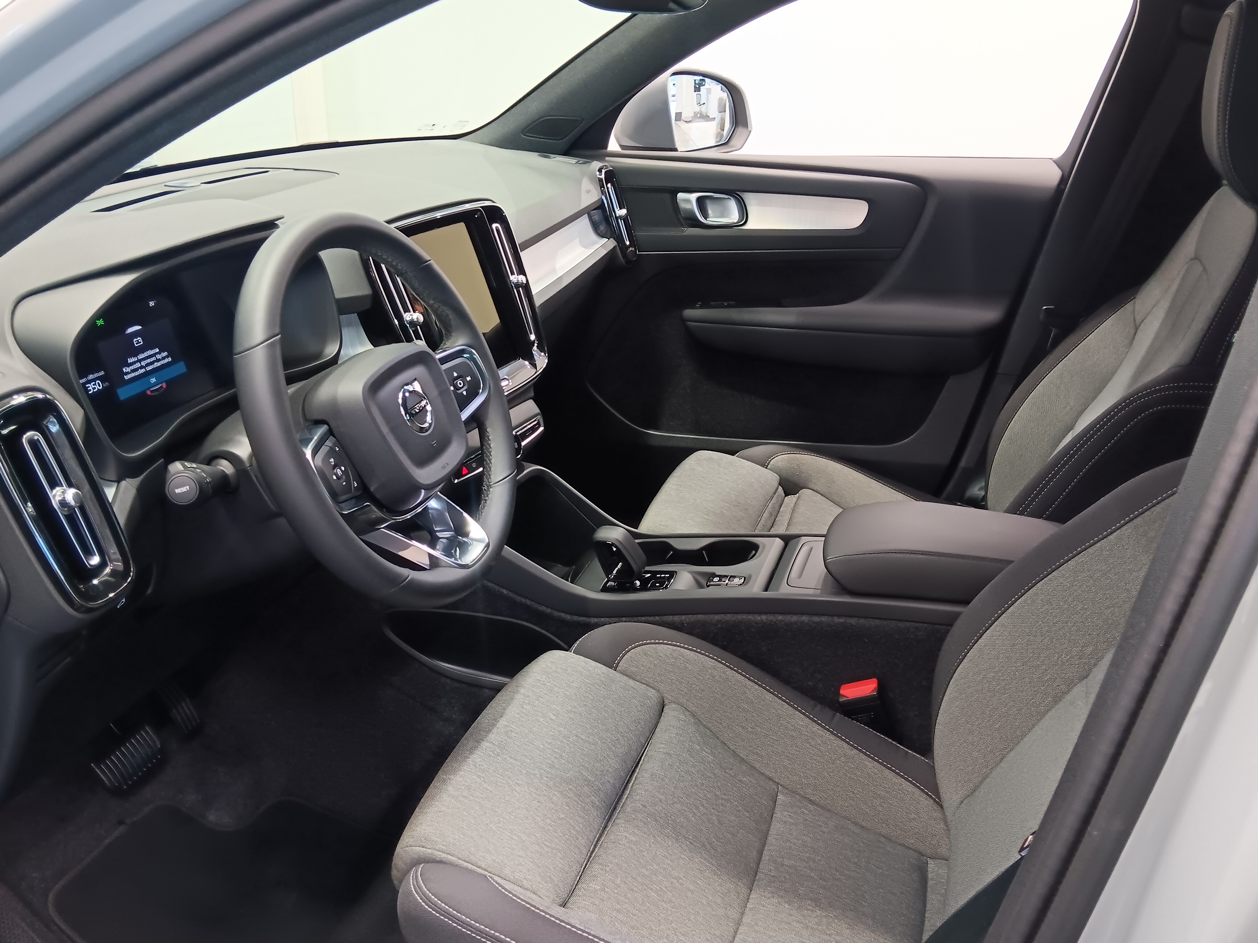 Volvo XC40 B3 MHEV Business Core DCT aut 2024, kuva 6/17