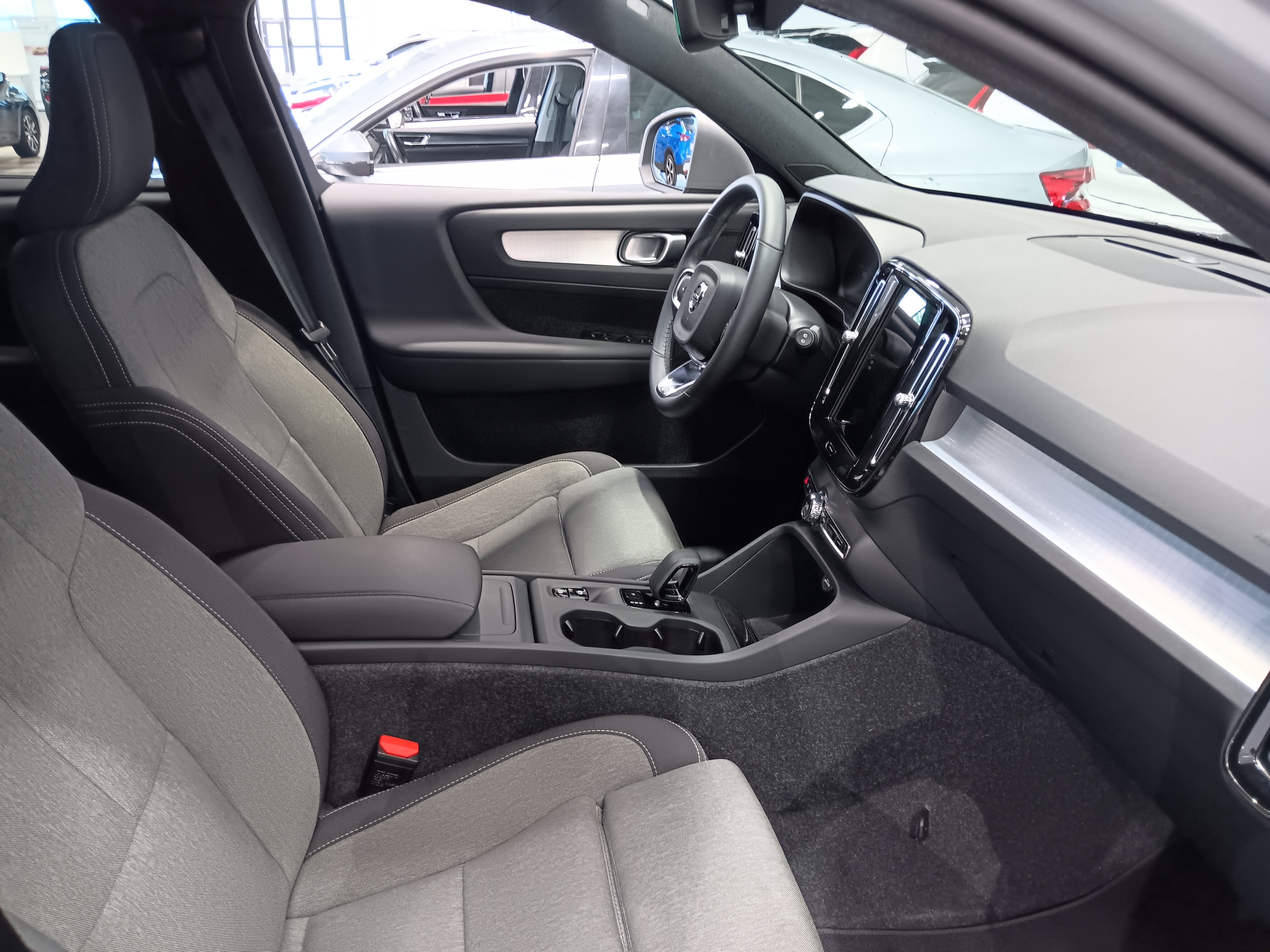 Volvo XC40 B3 MHEV BUSINESS CORE DCT AUT TAKUU 24KK/40TKM