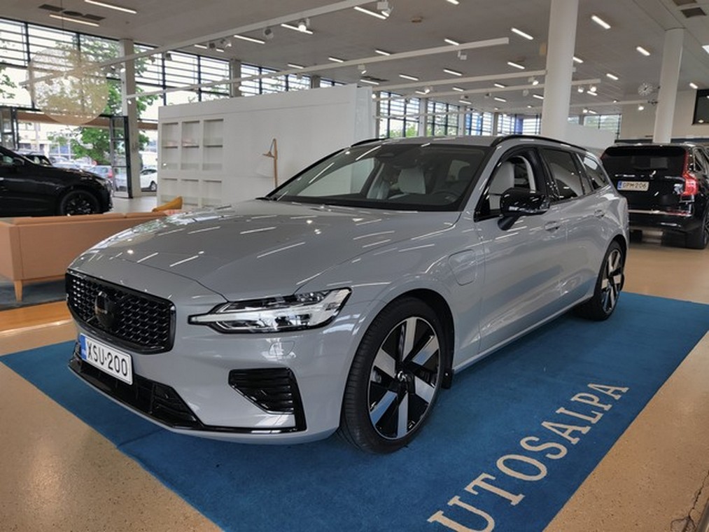 Volvo V60 T6 AWD LONG RANGE PLUS DARK AUT TAKUU 24KK/40TKM