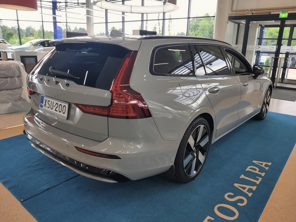 Volvo V60 T6 AWD LONG RANGE PLUS DARK AUT TAKUU 24KK/40TKM