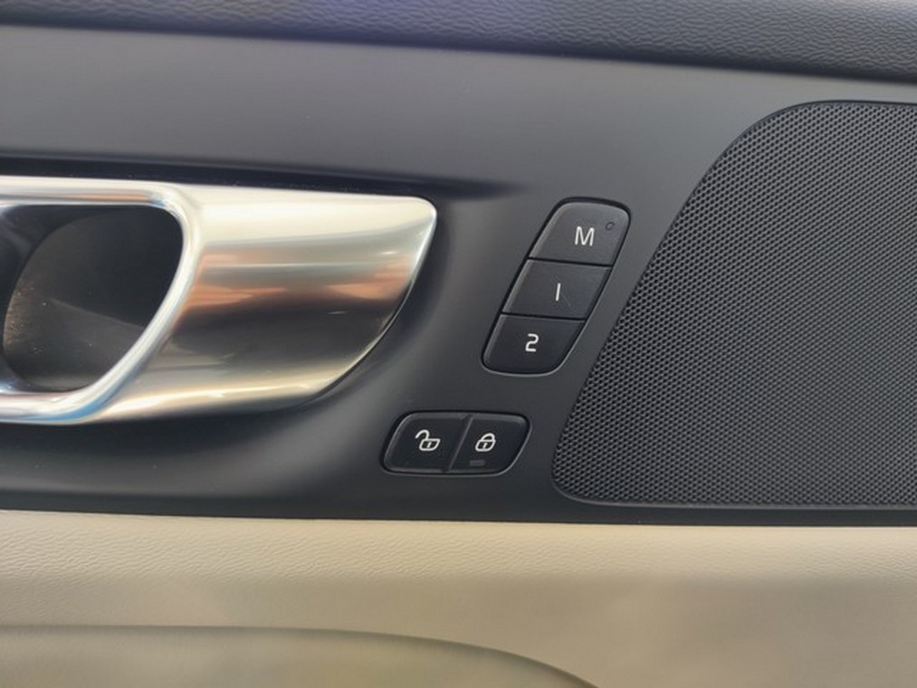 Volvo V60 T6 AWD LONG RANGE PLUS DARK AUT TAKUU 24KK/40TKM