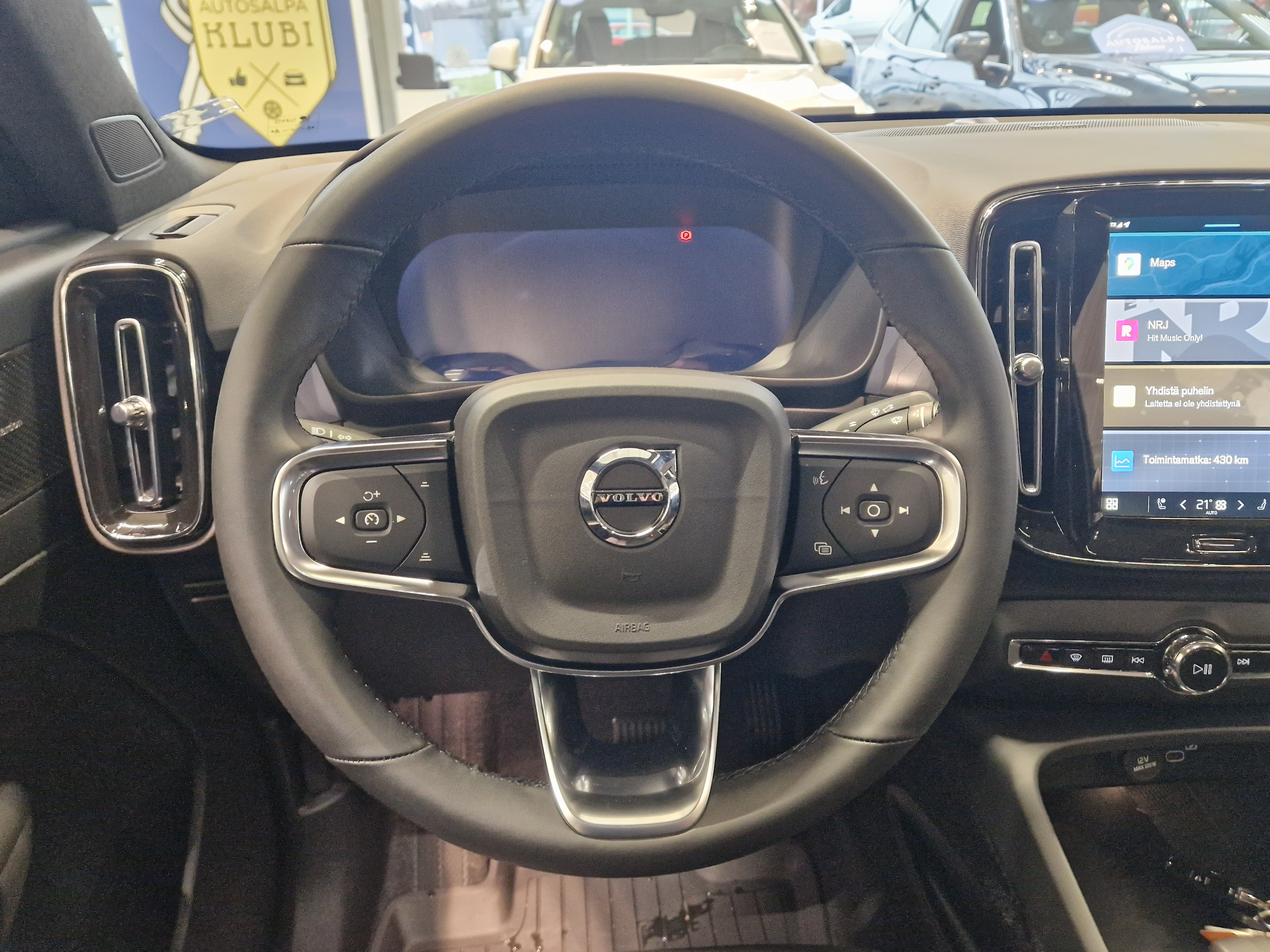 Volvo EC40 SINGLE EXTENDED RANGE ULTRA PRO BLACK EDITION.