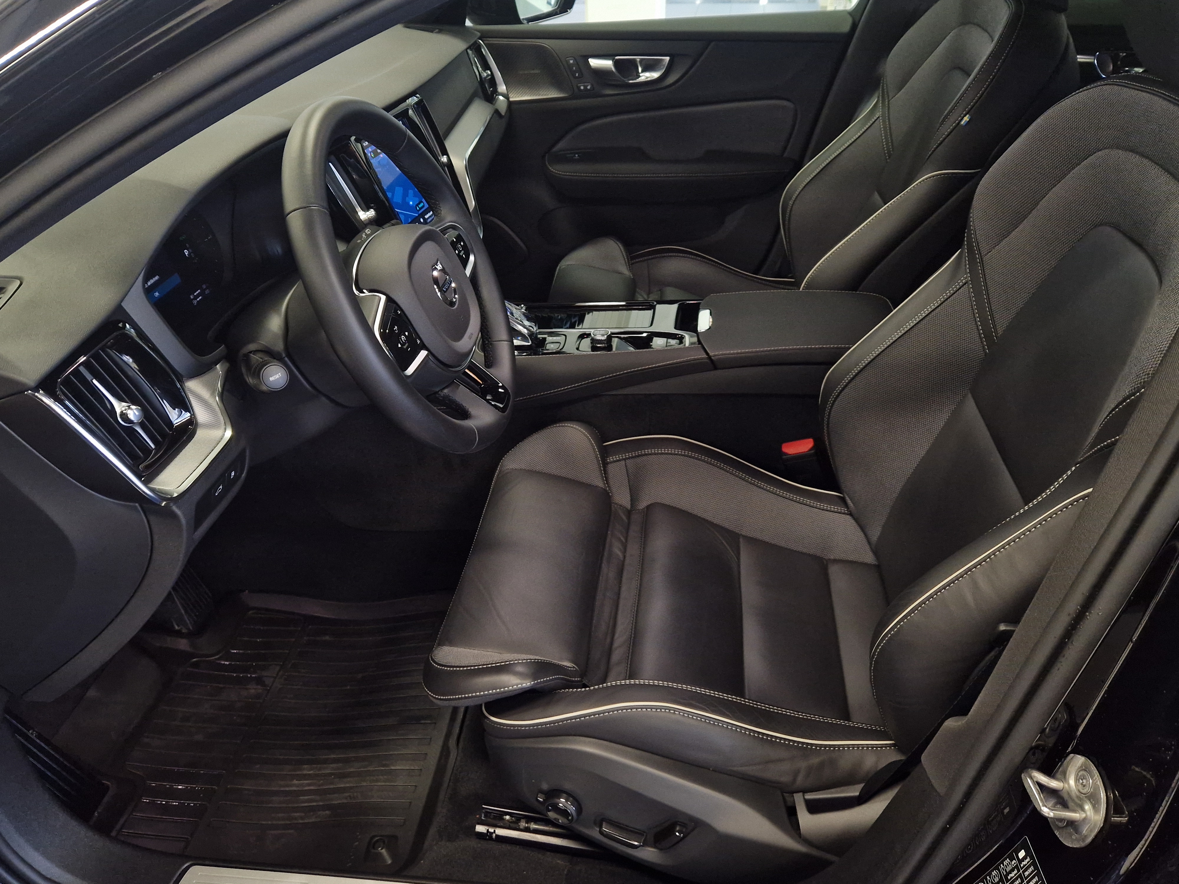 Volvo V60 2025, bild 7/20