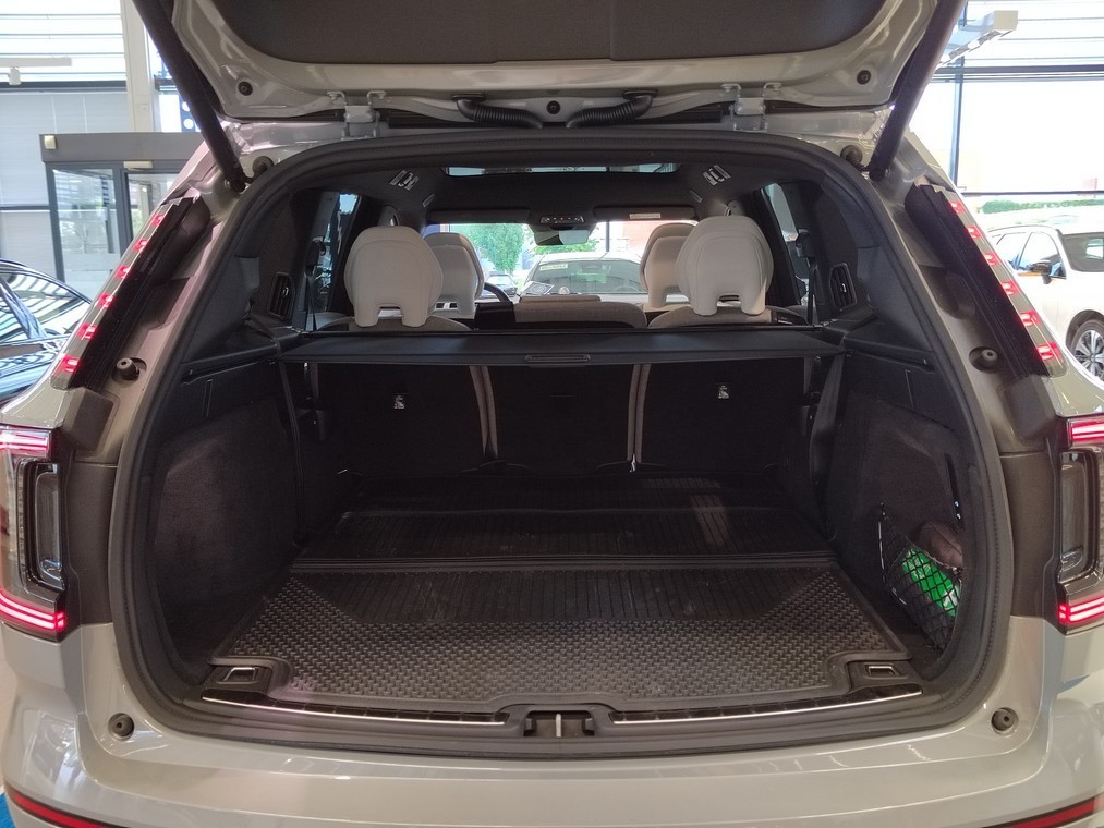 Volvo EX90 TWIN ULTRA.