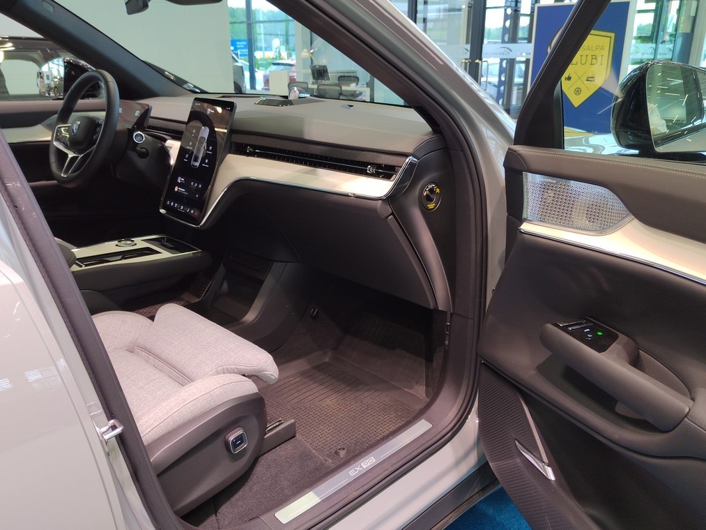 Volvo EX90 TWIN ULTRA.