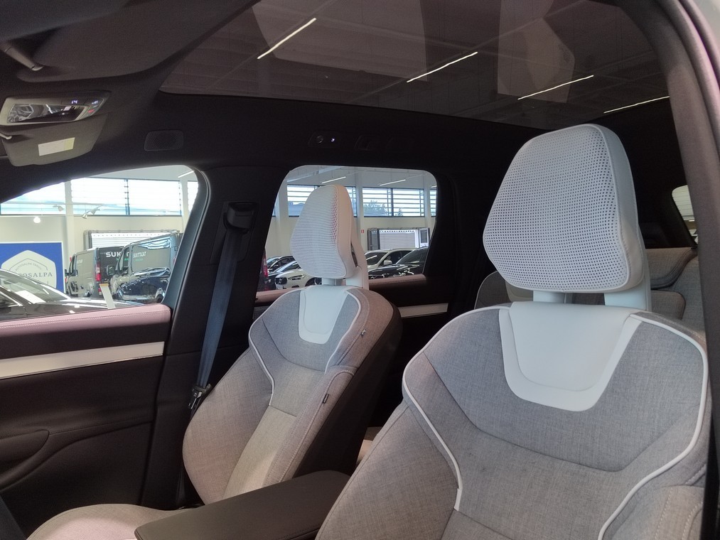 Volvo EX90 TWIN ULTRA.