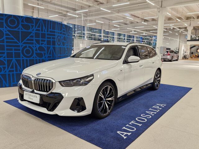 bmw 530 G61 TOURING 530E A XDRIVE CHARGED EDITION M SPORT