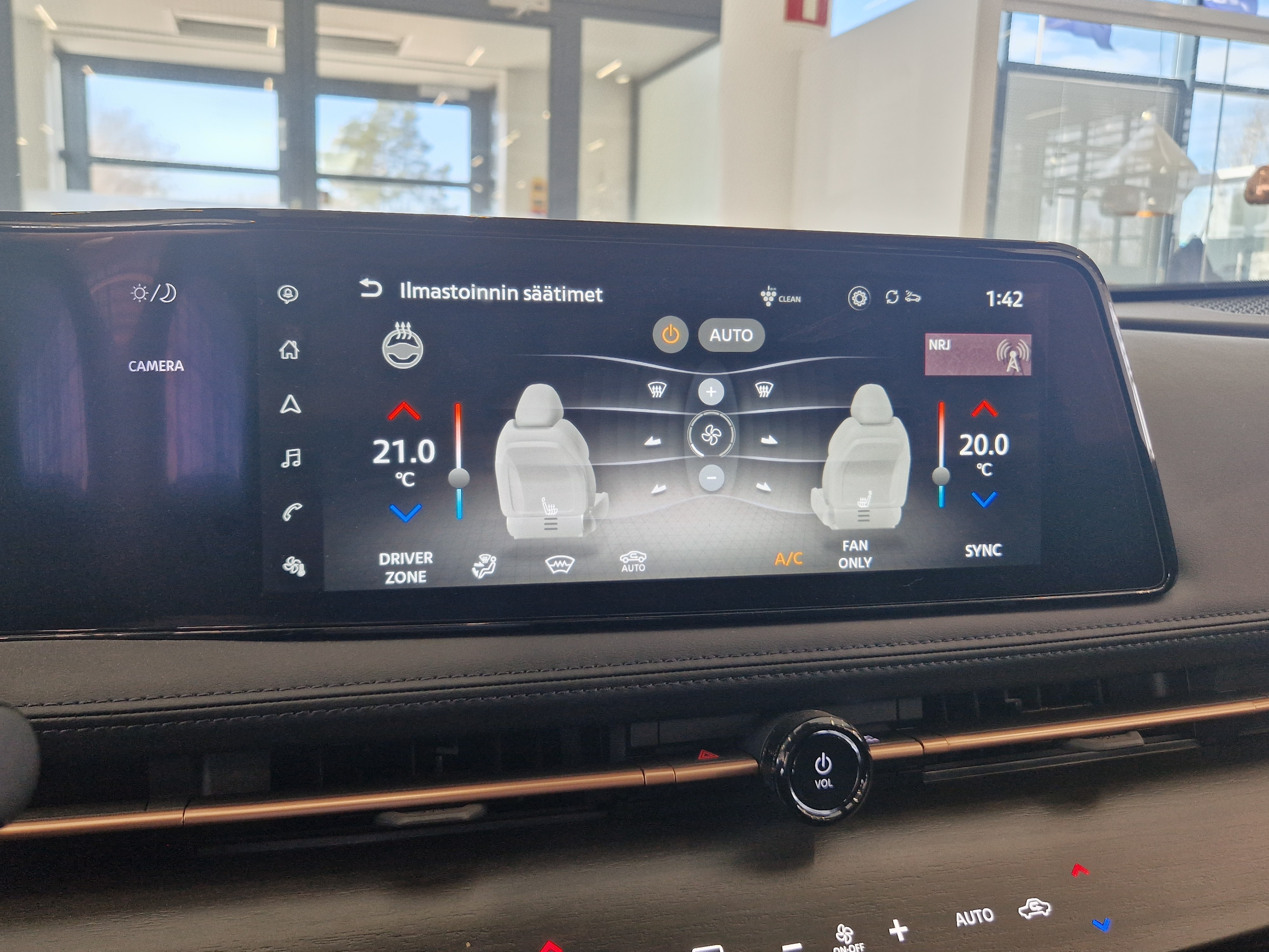 Nissan ARIYA 63KWH ADVANCE 2WD 22KW CHARGER