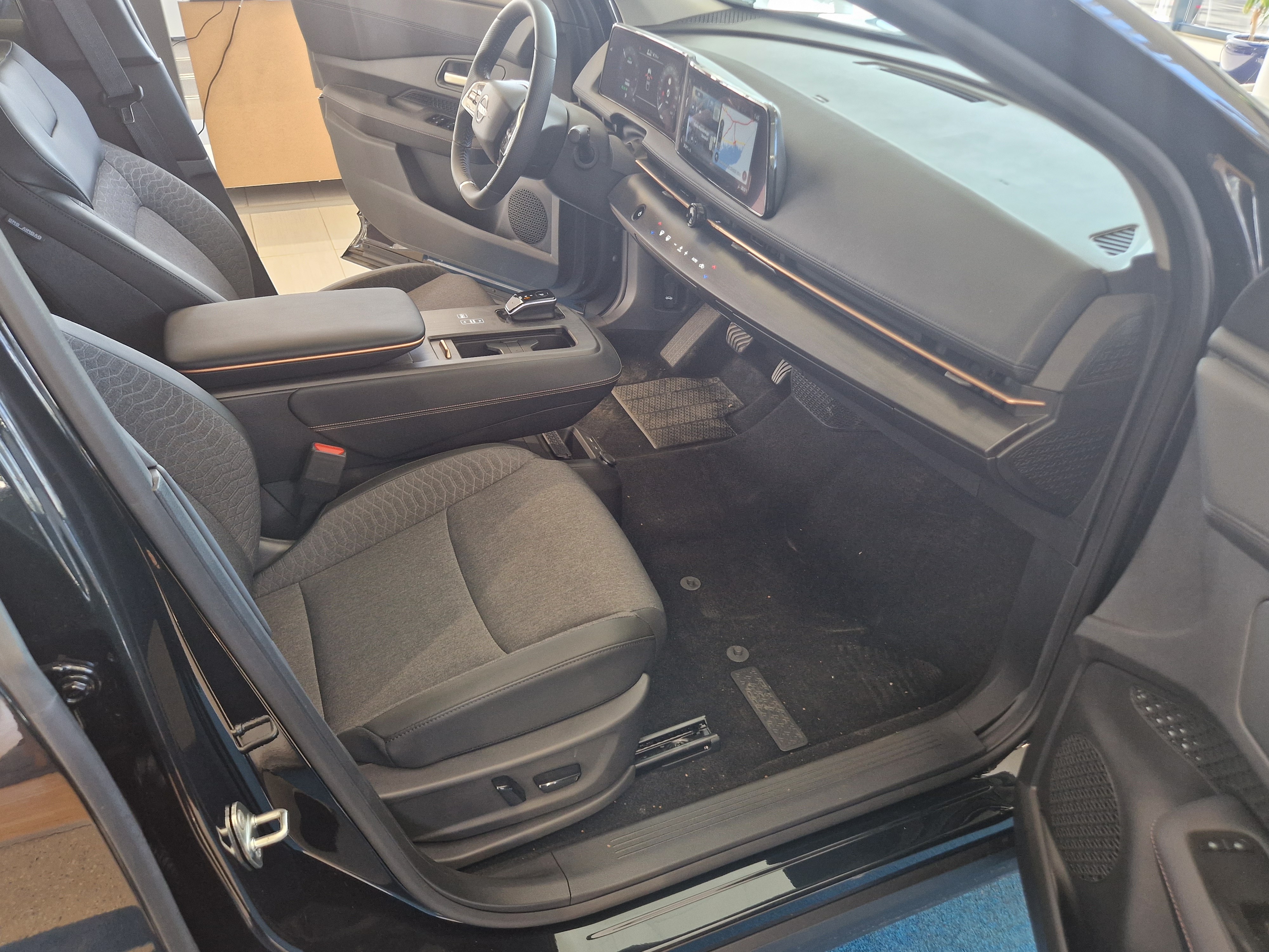 Nissan ARIYA 63KWH ADVANCE 2WD 22KW CHARGER