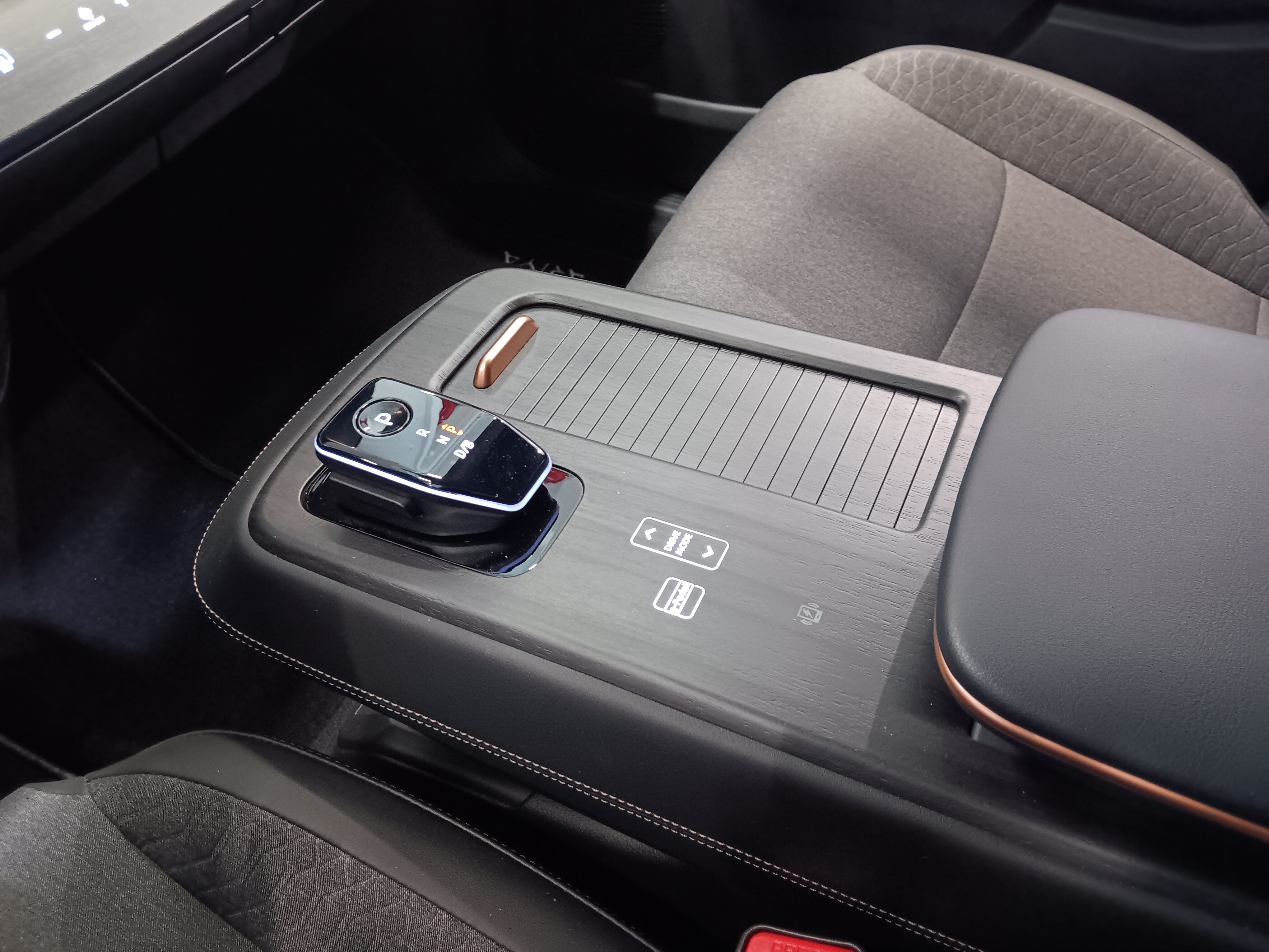 Nissan ARIYA 63KWH ADVANCE 2WD 22KW CHARGER.