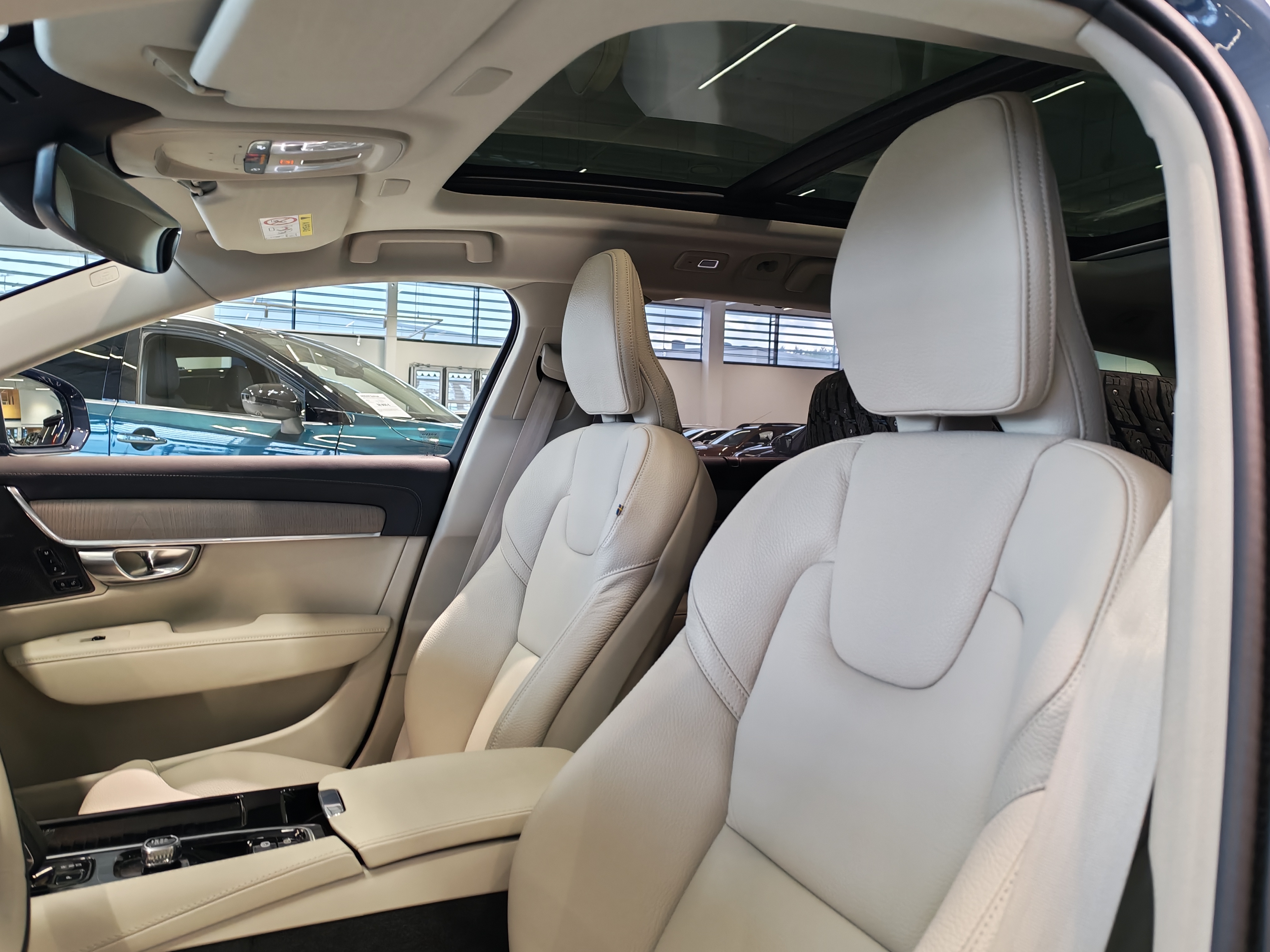 Volvo V90 T8 AWD LONG RANGE CLASSIC BRIGHT TAKUU 24KK/40TKM