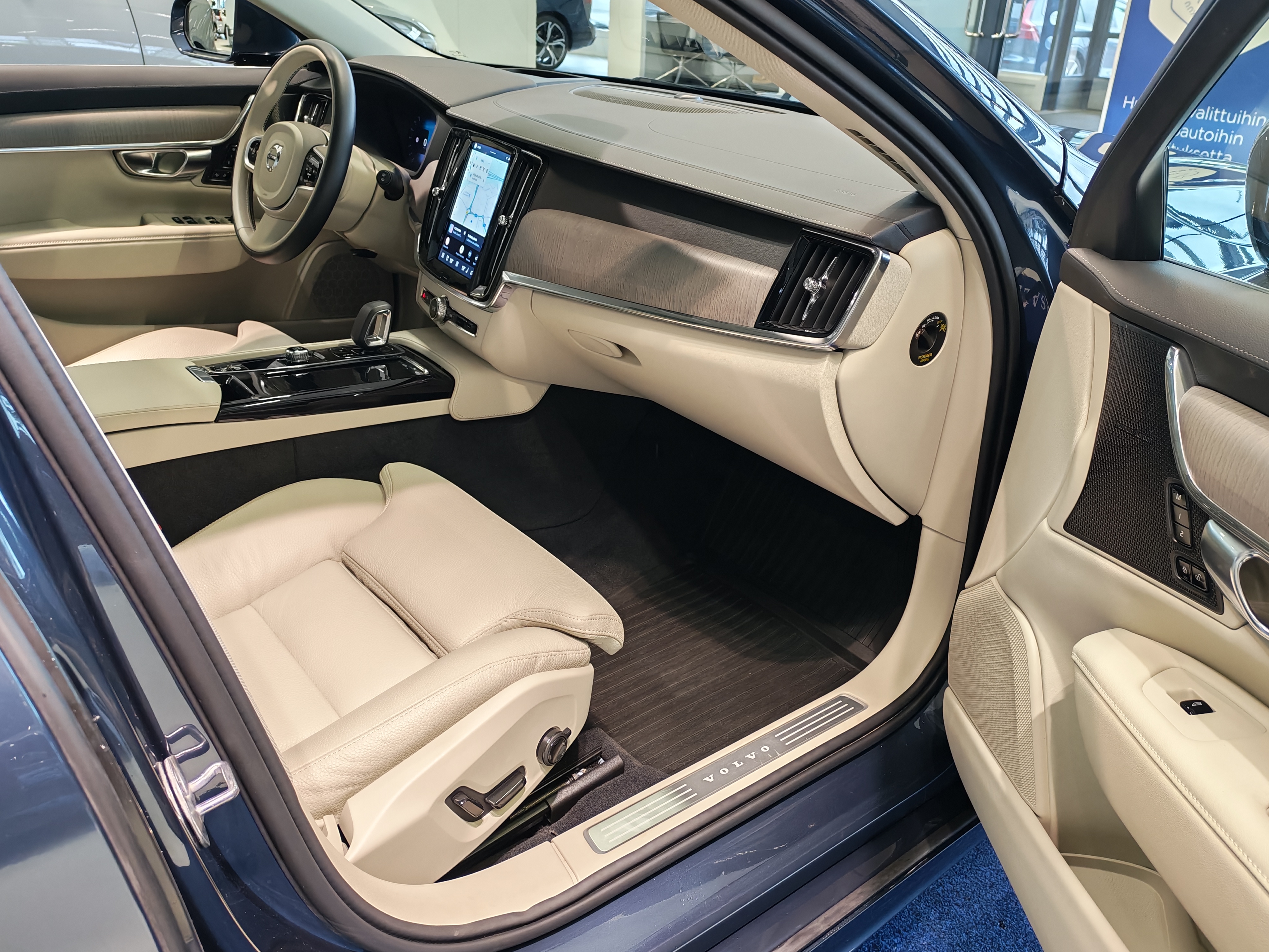 Volvo V90 T8 AWD LONG RANGE CLASSIC BRIGHT TAKUU 24KK/40TKM