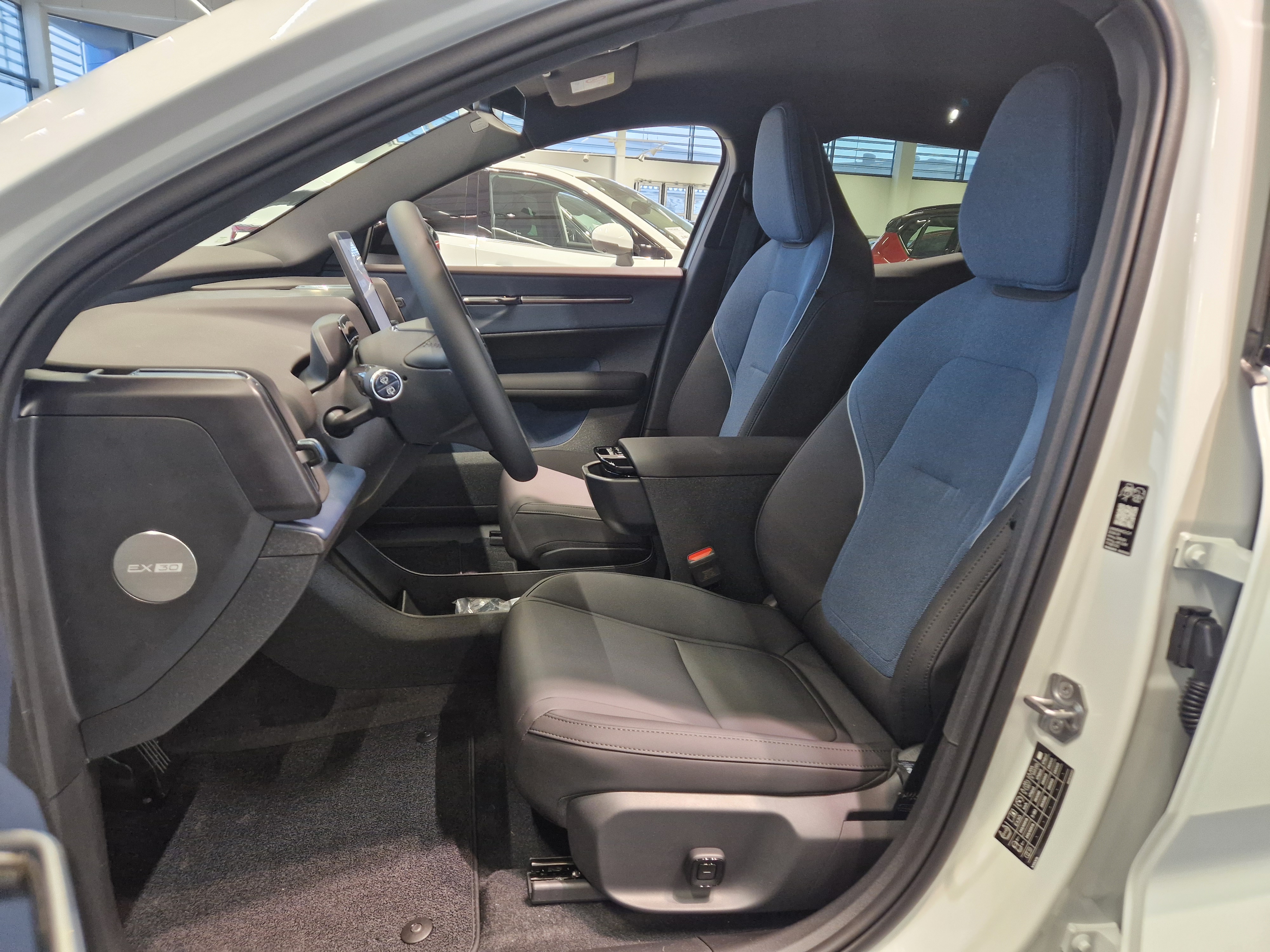 Volvo EX30 Twin Performance Plus 2026, kuva 6/11