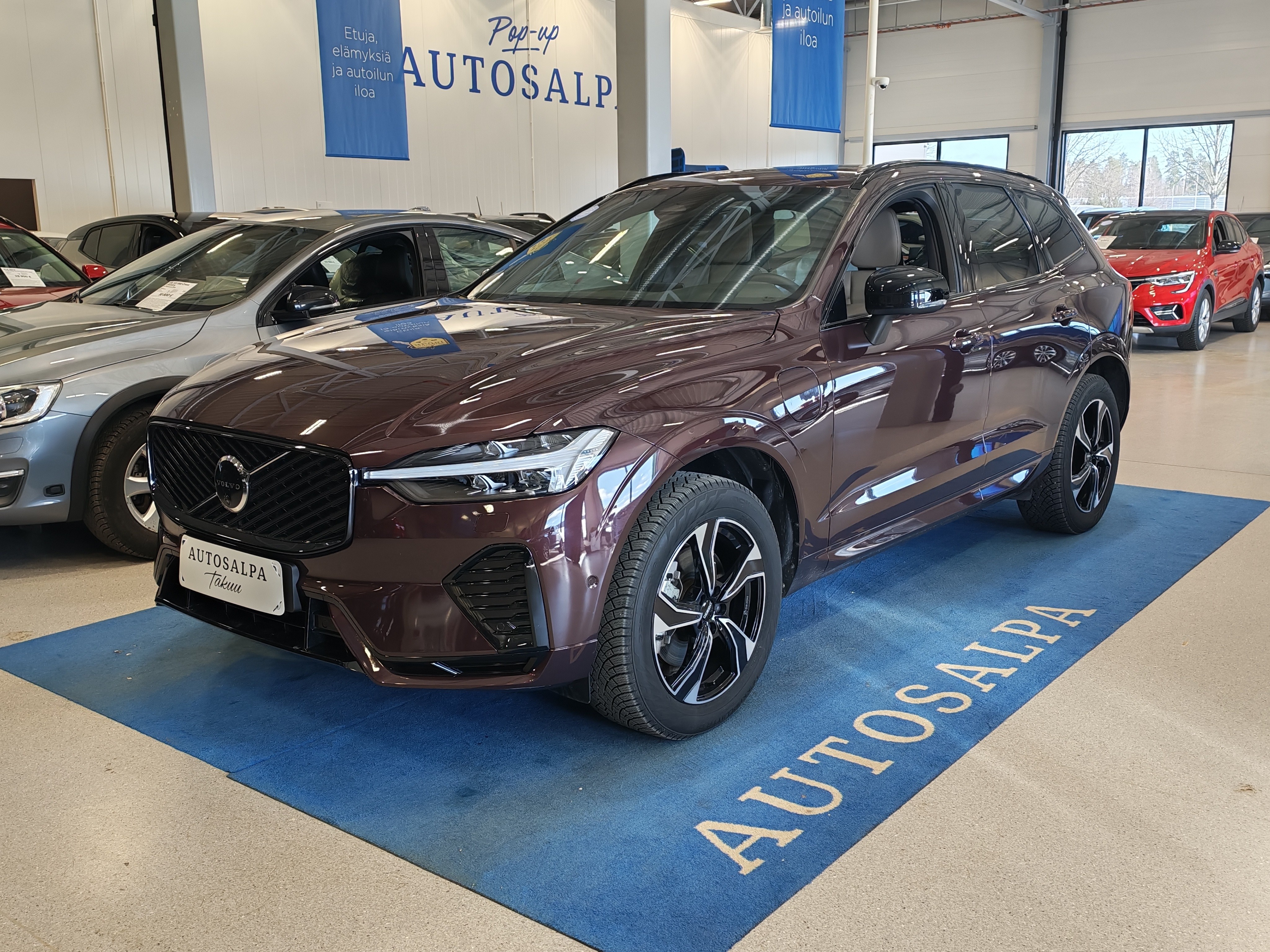 Volvo XC60 T6 AWD LONG RANGE PLUS DARK TAKUU 24KK/40TKM