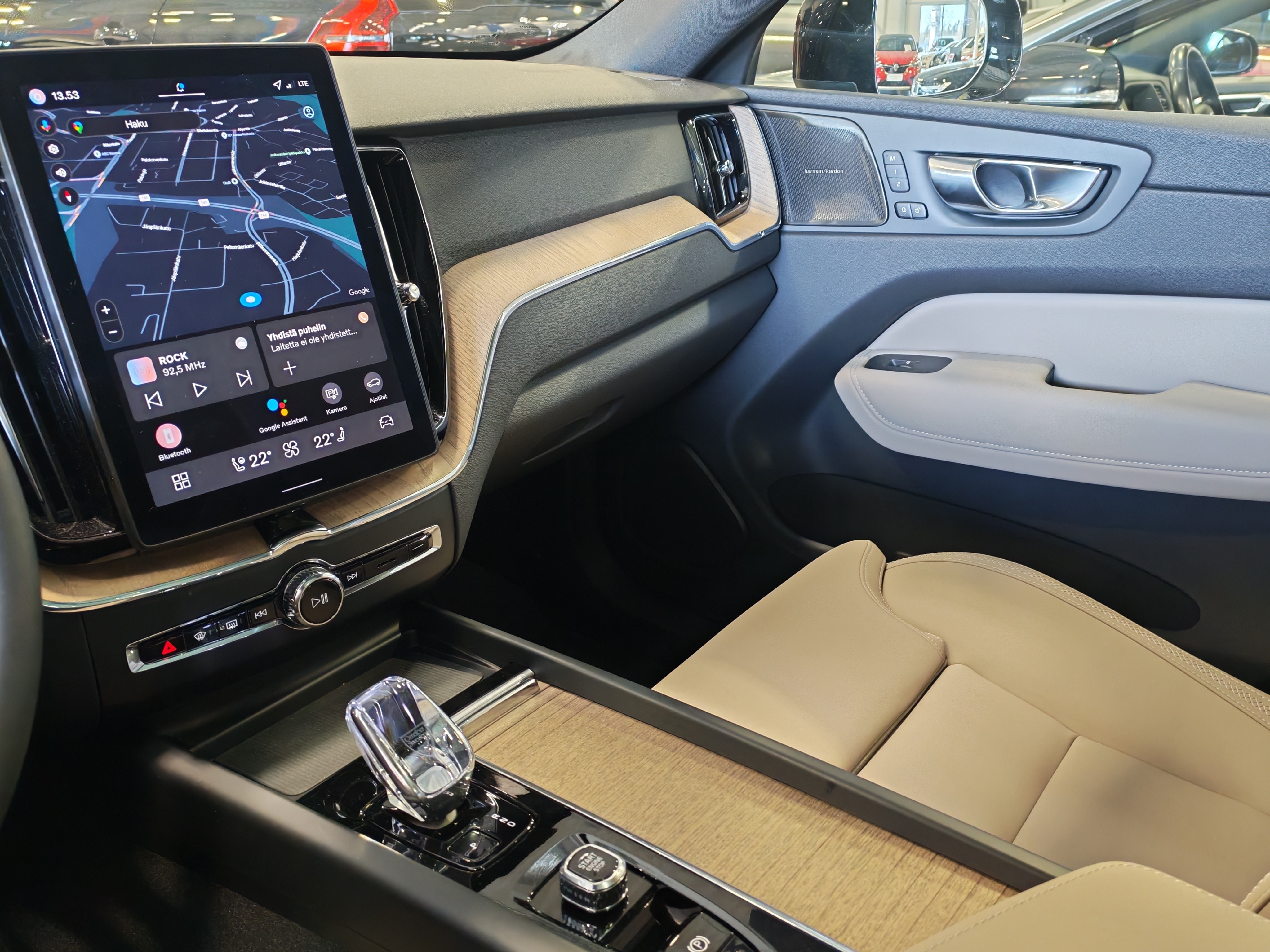 Volvo XC60 T6 AWD LONG RANGE PLUS DARK TAKUU 24KK/40TKM